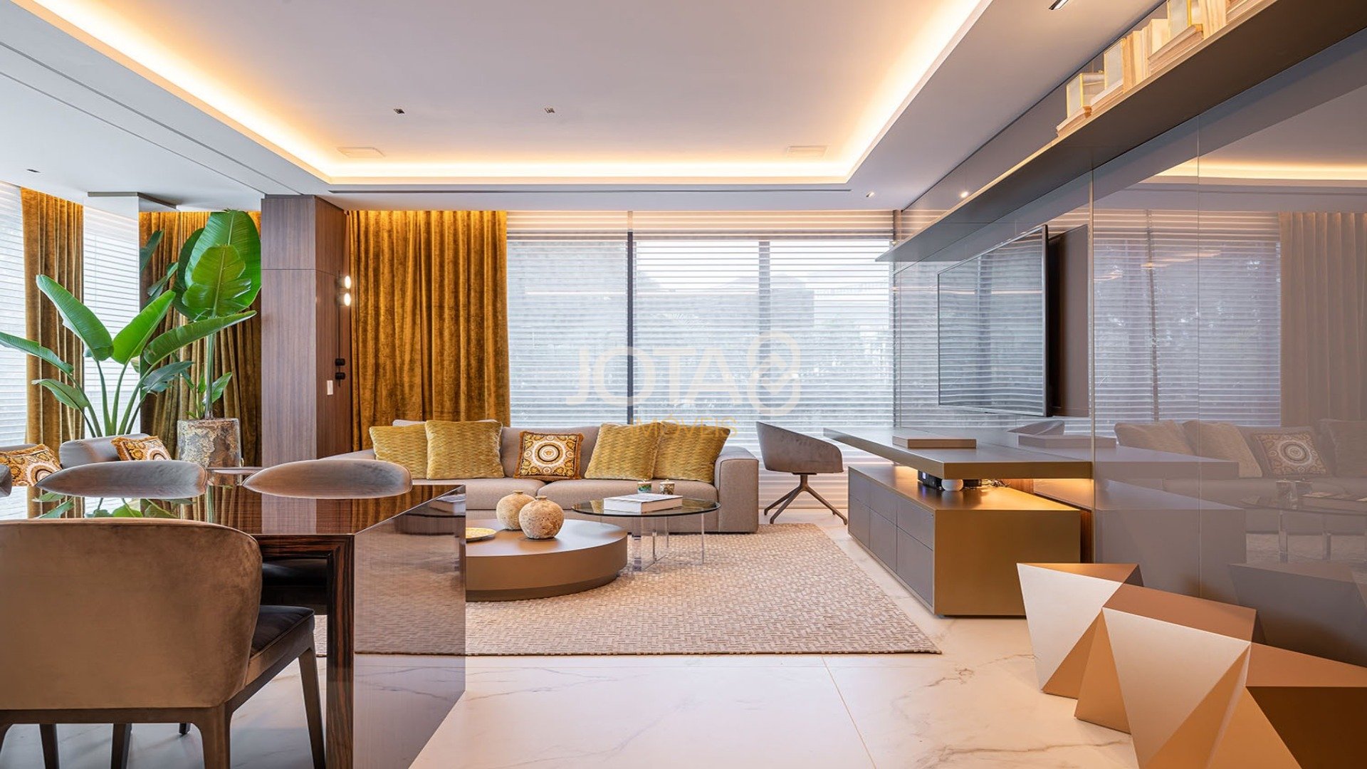 APARTAMENTO COM 3 SUÍTES PRÓXIMO AO PARQUE BARIGUI