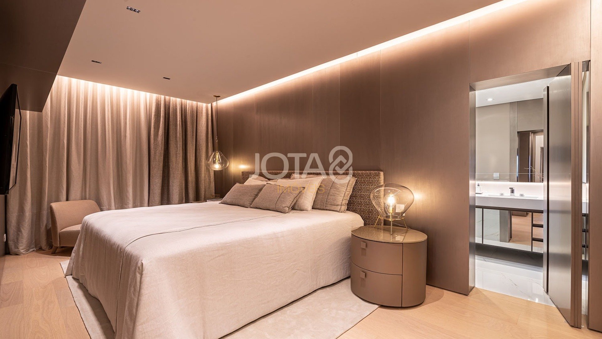 APARTAMENTO COM 3 SUÍTES PRÓXIMO AO PARQUE BARIGUI