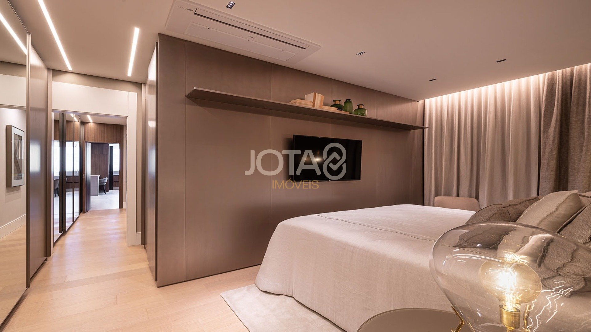 APARTAMENTO COM 3 SUÍTES PRÓXIMO AO PARQUE BARIGUI