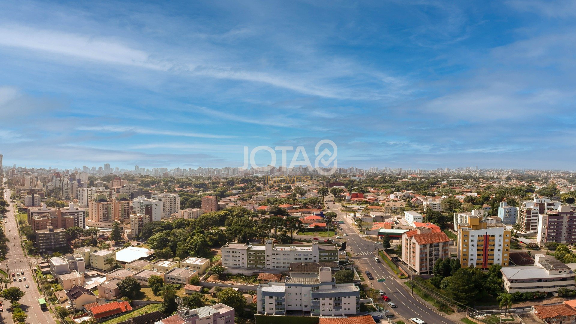 APARTAMENTO COM 3 SUÍTES PRÓXIMO AO PARQUE BARIGUI