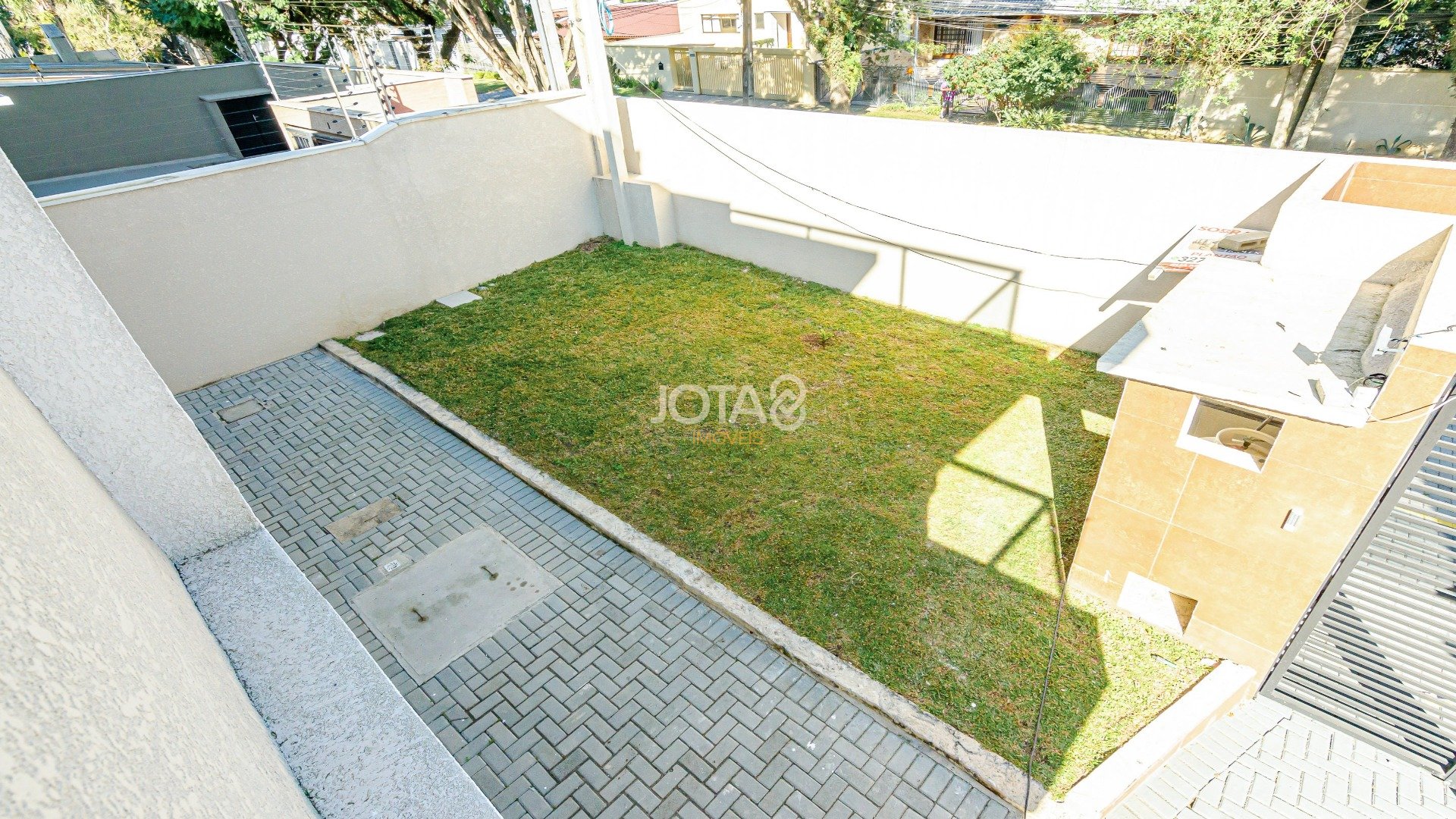 SOBRADO NOVO EM CONDOMÍNIO FECHADO COM 3 QUARTOS, SENDO 1 SUÍTE