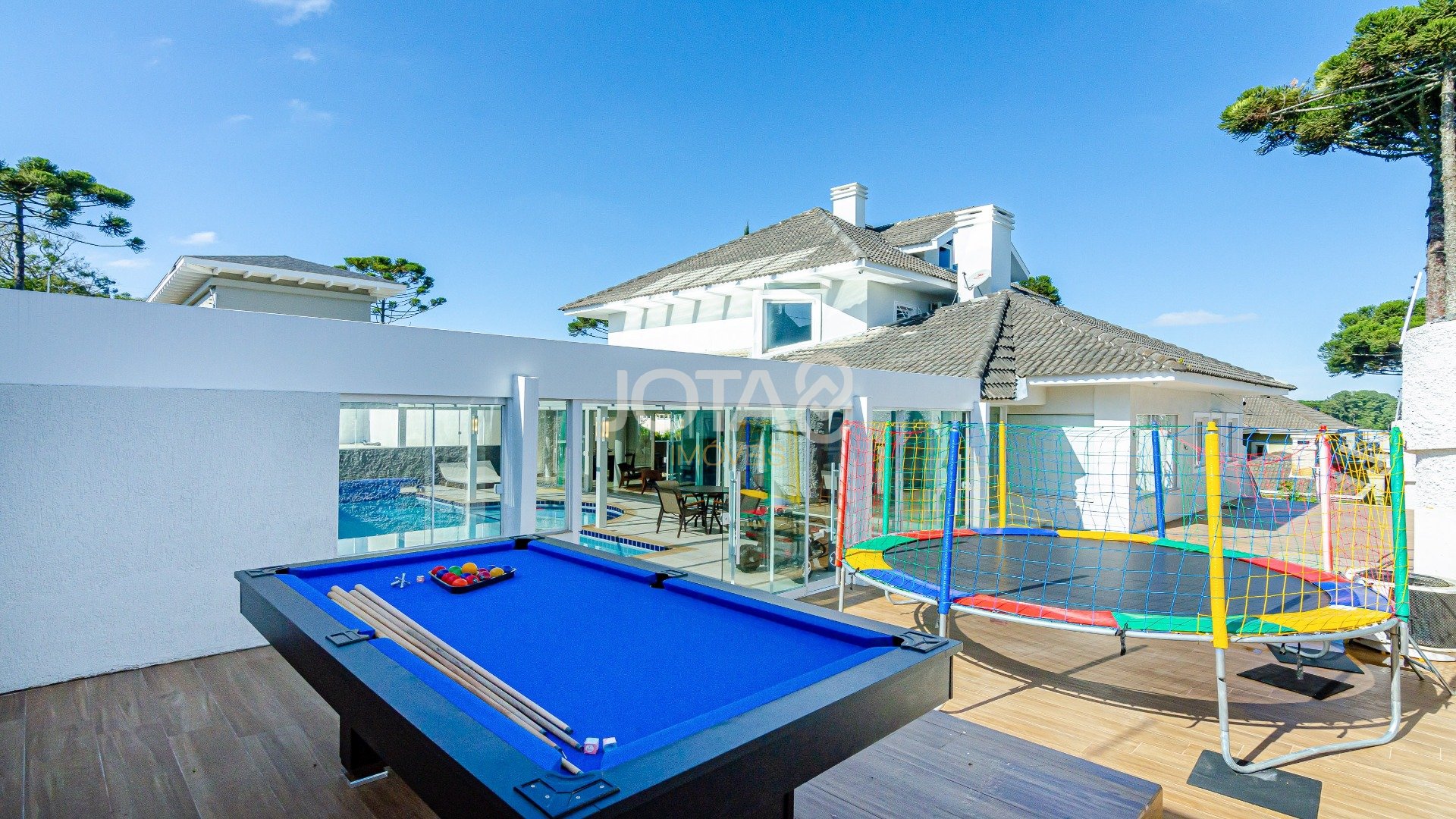 CASA COM PISCINA NO CONDOMÍNIO PORTO FELICE!