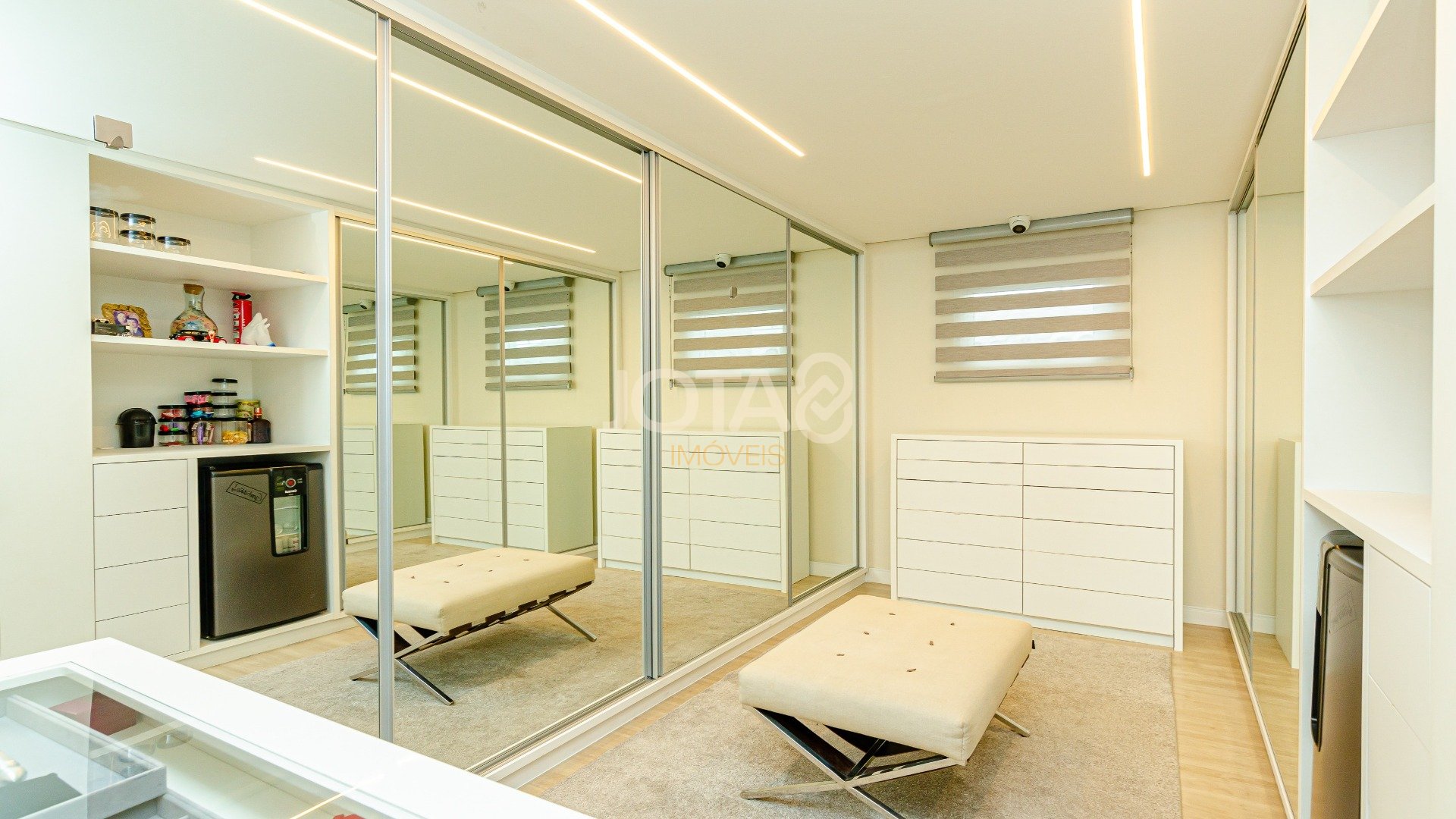 CASA COM PISCINA NO CONDOMÍNIO PORTO FELICE!
