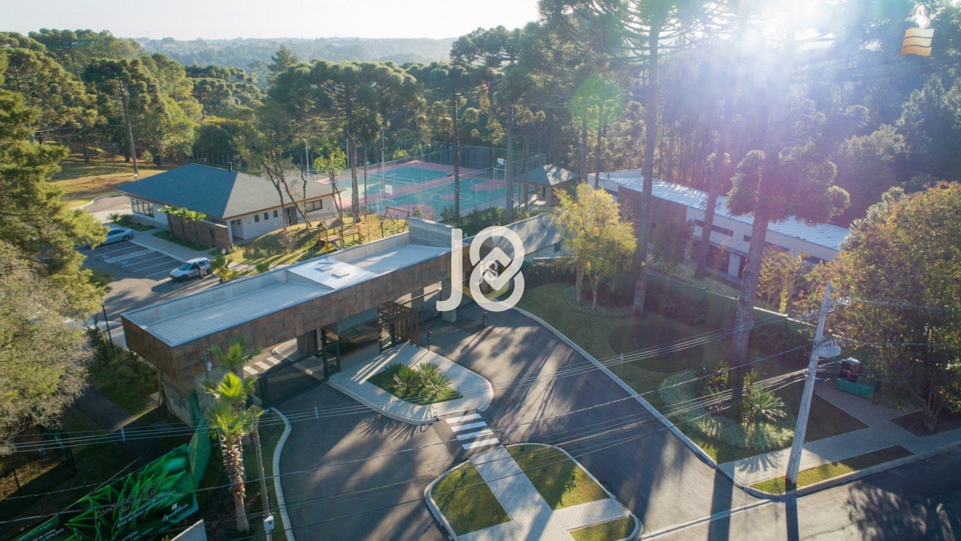 TERRENO EM CONDOMÍNIO CLUBE COM 993M²