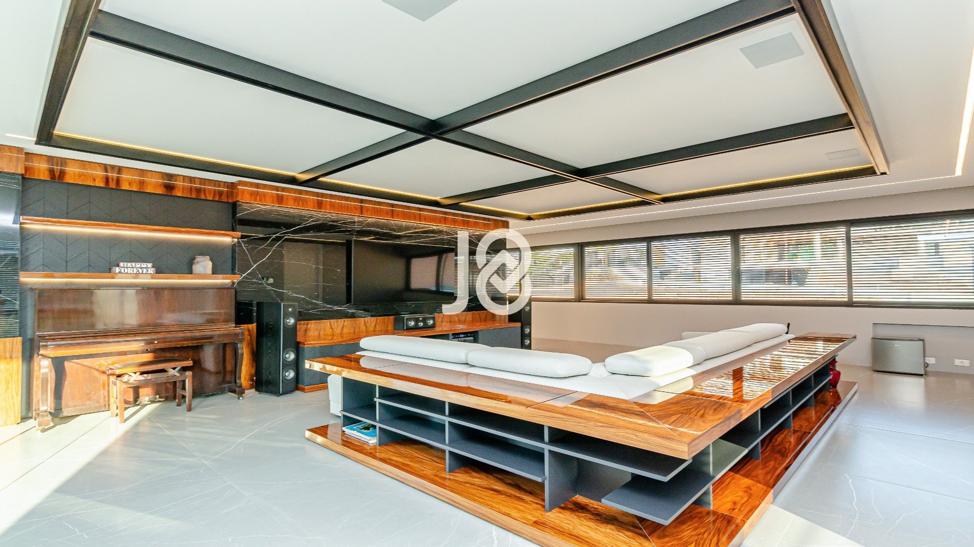 ESPETACULAR CASA COM 5 SUÍTES EM CONDOMÍNIO NO CAMPO COMPRIDO