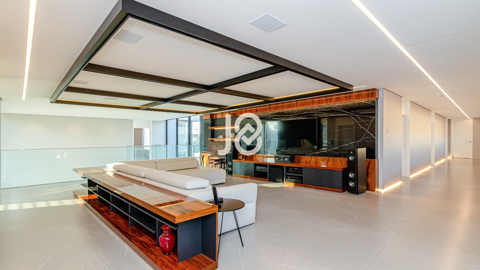 ESPETACULAR CASA COM 5 SUÍTES EM CONDOMÍNIO NO CAMPO COMPRIDO