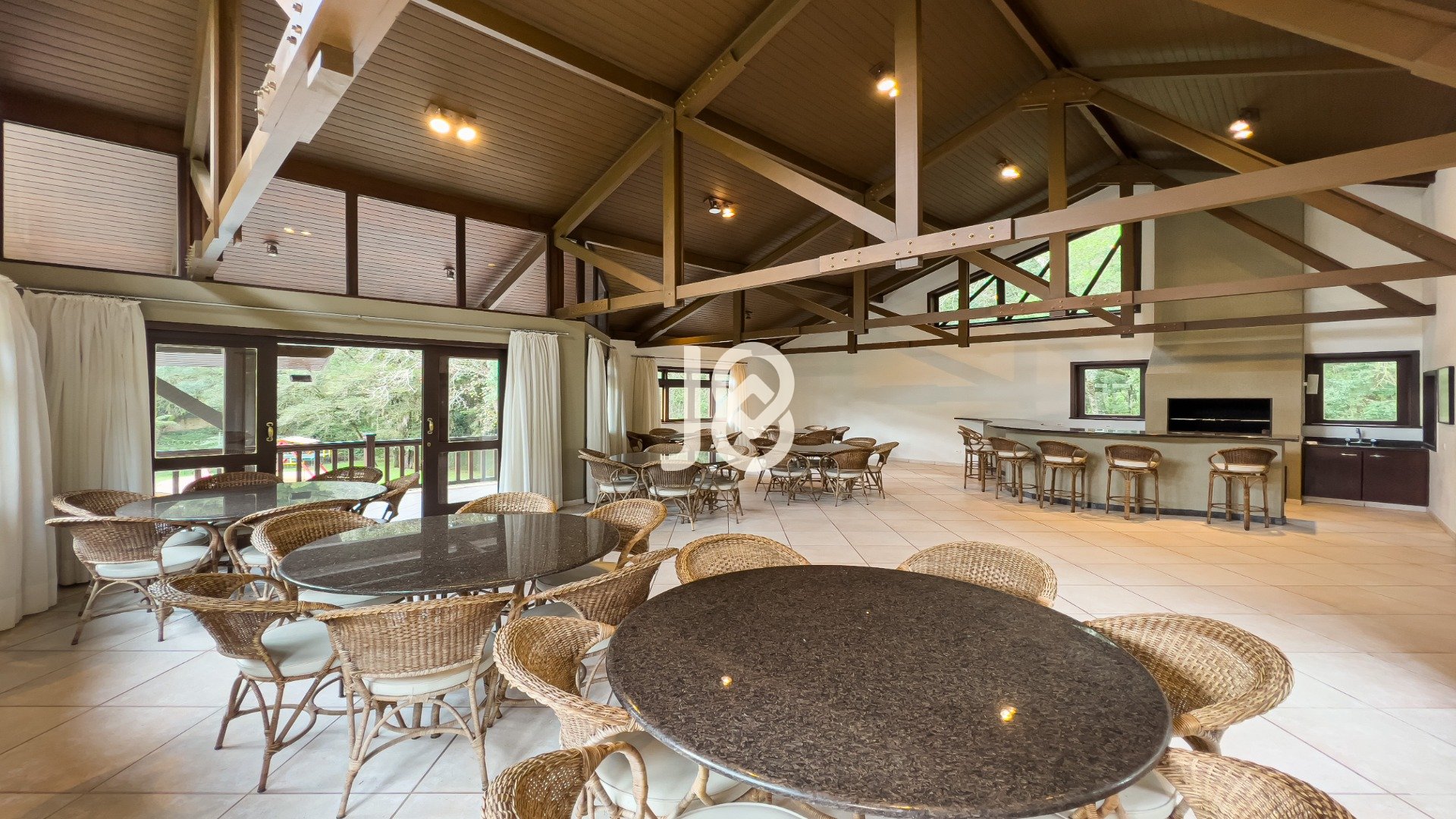 CASA EM CONDOMÍNIO EM SANTA FELICIDADE