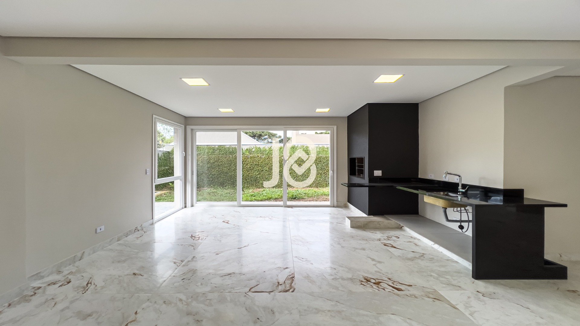 CASA EM CONDOMÍNIO EM SANTA FELICIDADE