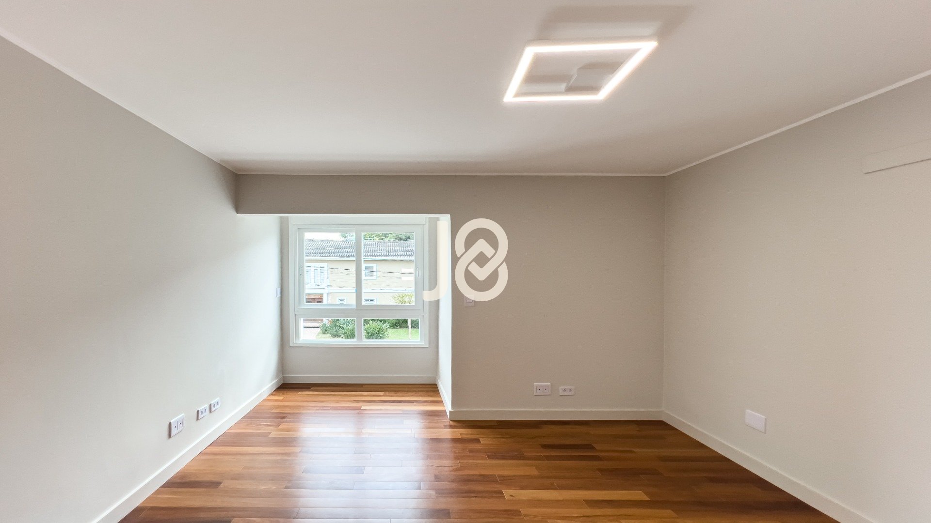 CASA EM CONDOMÍNIO EM SANTA FELICIDADE