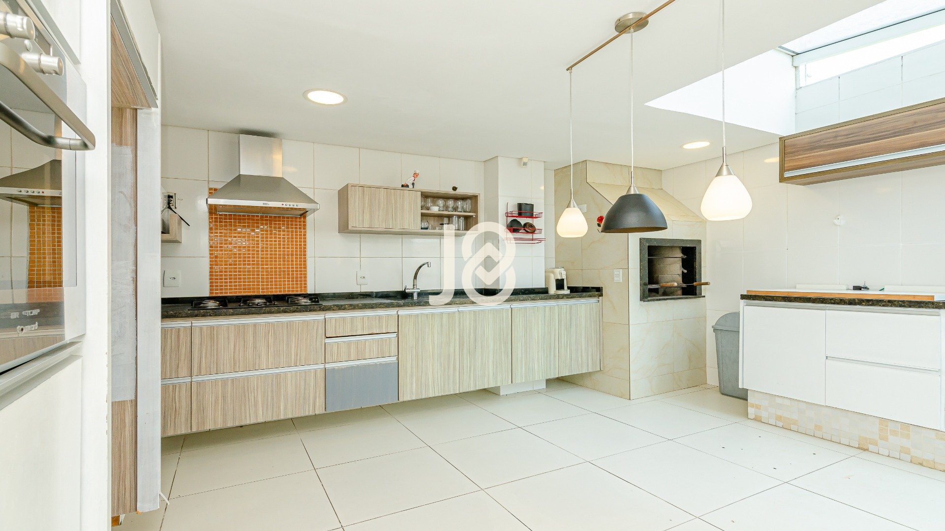 SOBRADO TRIPLEX NO PILARZINHO