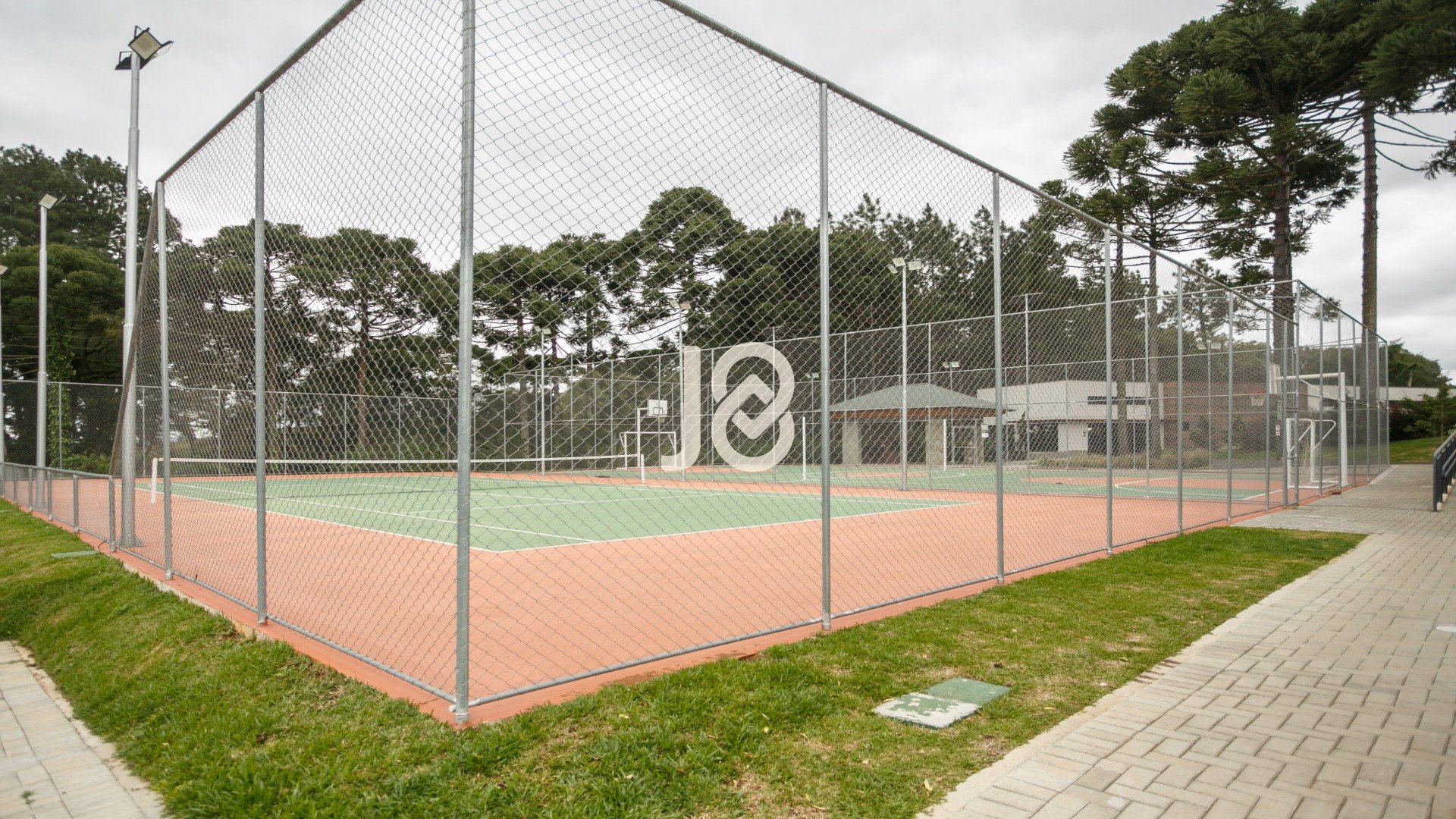 TERRENO EM CONDOMINIO CLUBE  COMPLETO NO CAMPO COMPRIDO