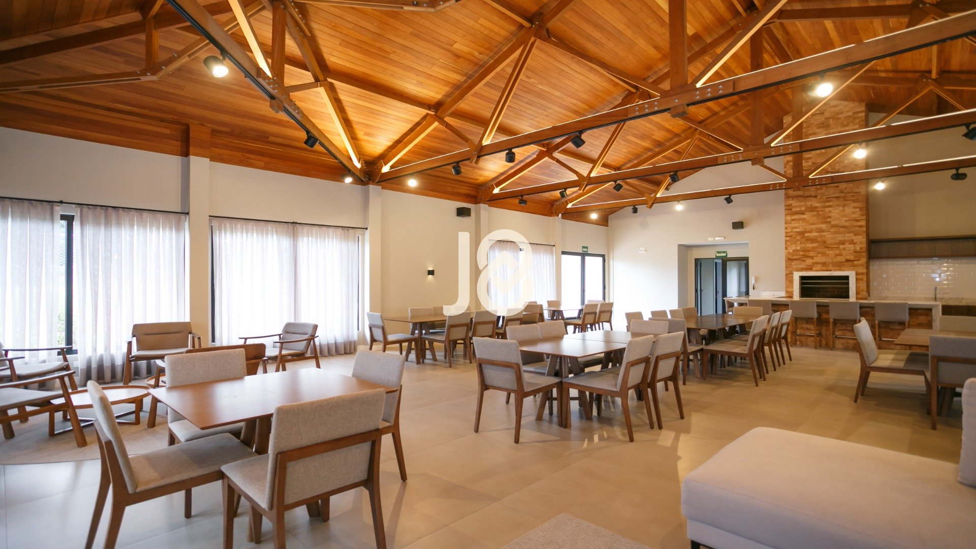 TERRENO EM CONDOMINIO CLUBE  COMPLETO NO CAMPO COMPRIDO