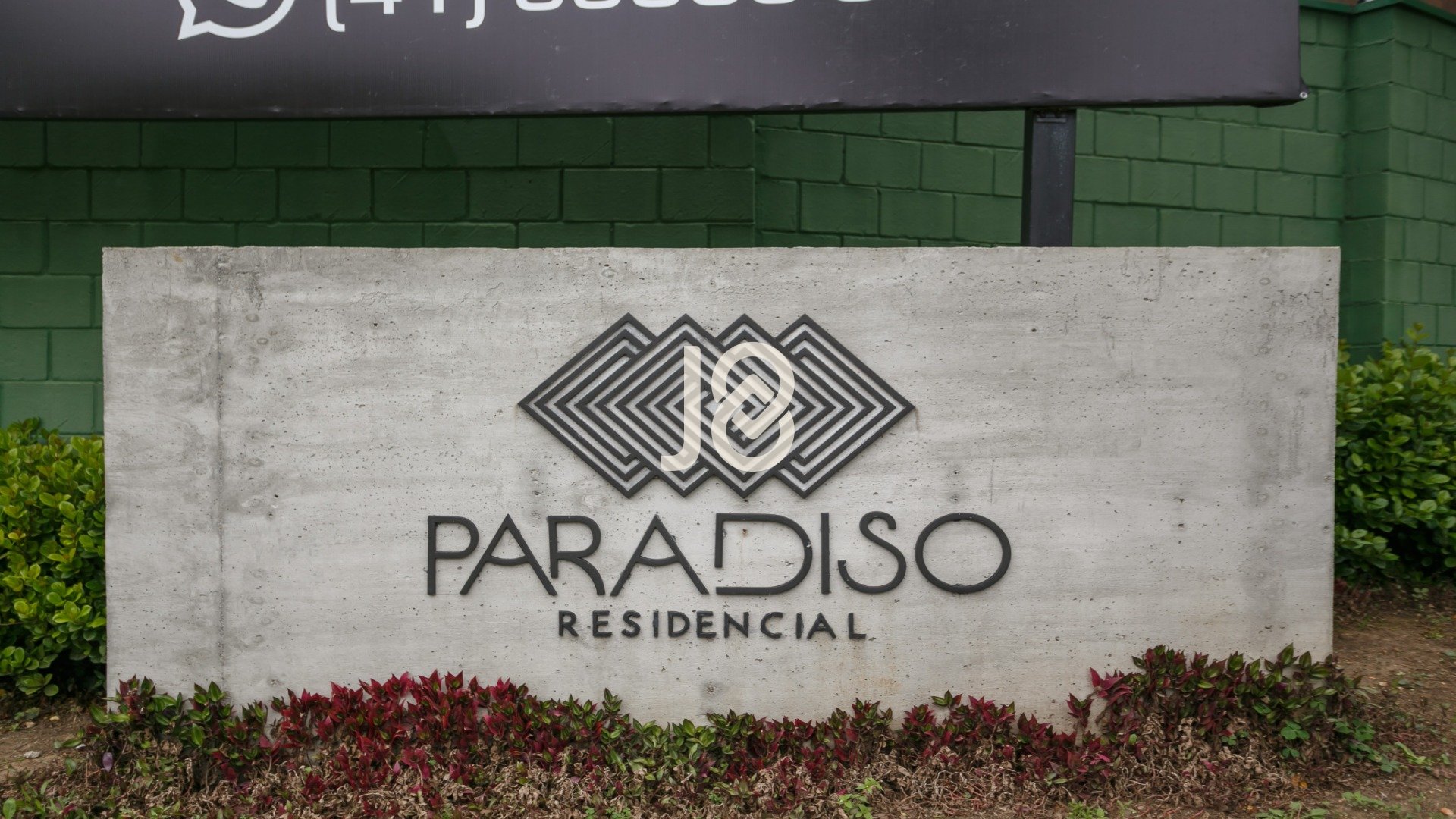 TERRENO EM CONDOMINIO CLUBE  COMPLETO NO CAMPO COMPRIDO