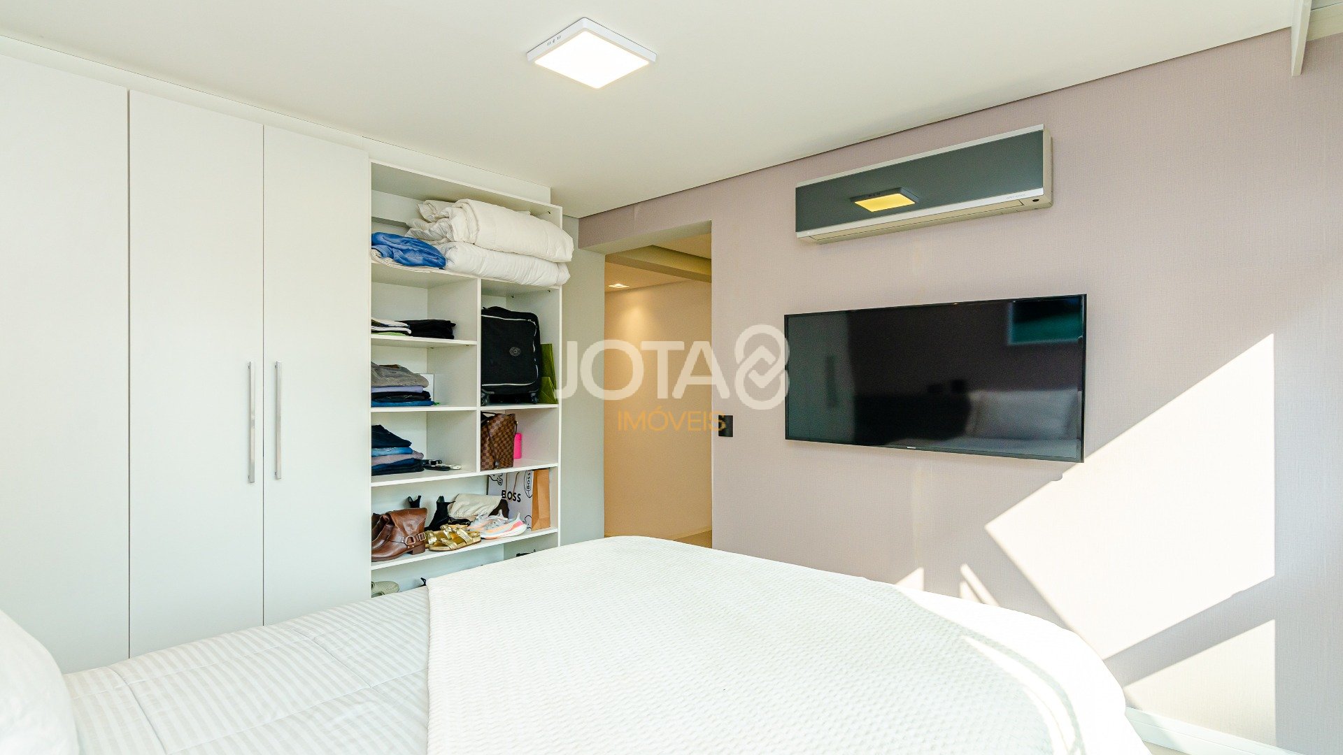 APARTAMENTO ESTILO LOFT  COM 1 SUÍTE, 2 VAGAS NO BATEL!