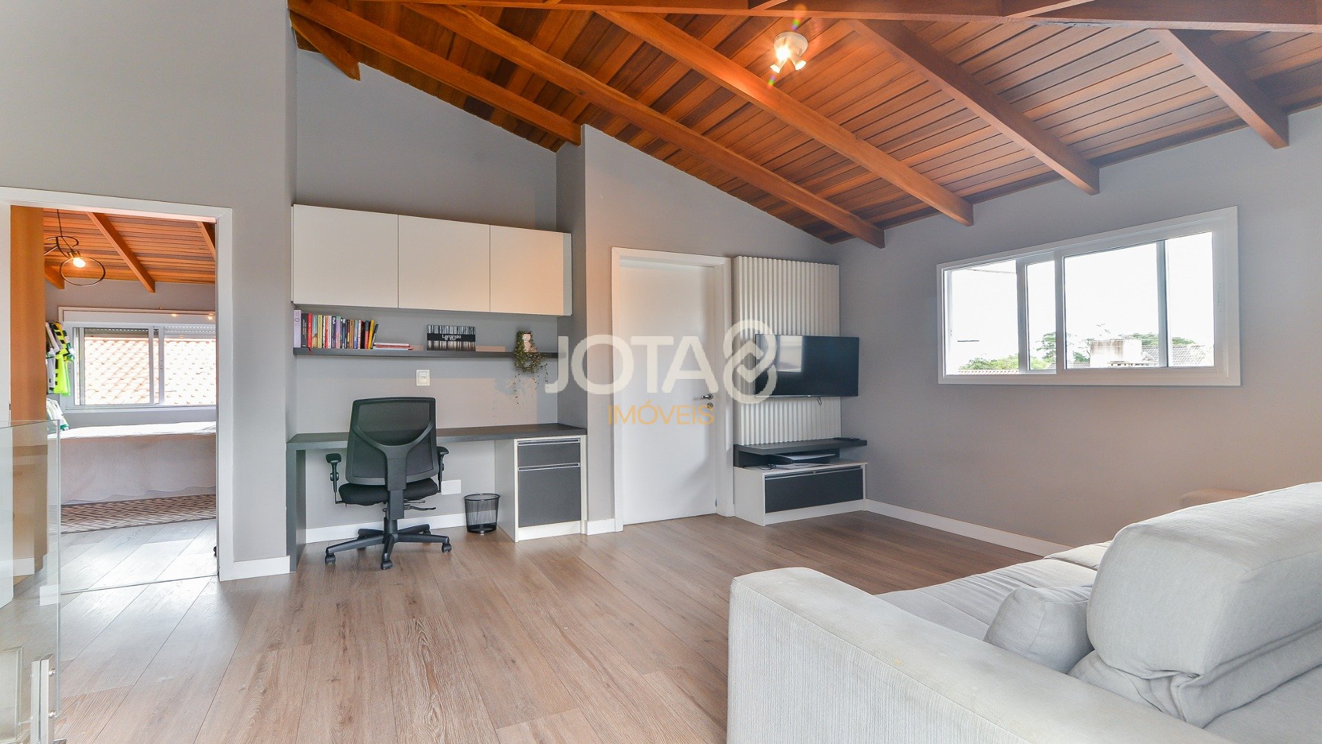 CASA 4 QUARTOS COM PISCINA EM CONDOMÍNIO!