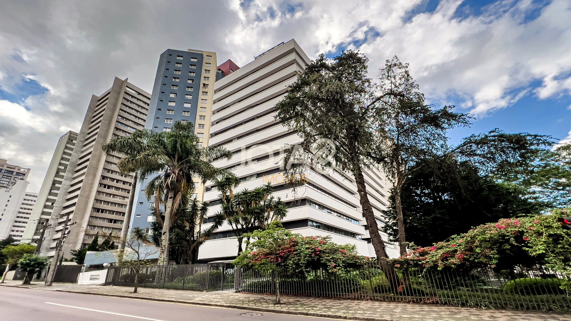 APARTAMENTO 3 QUARTOS NO BIGORRILHO
