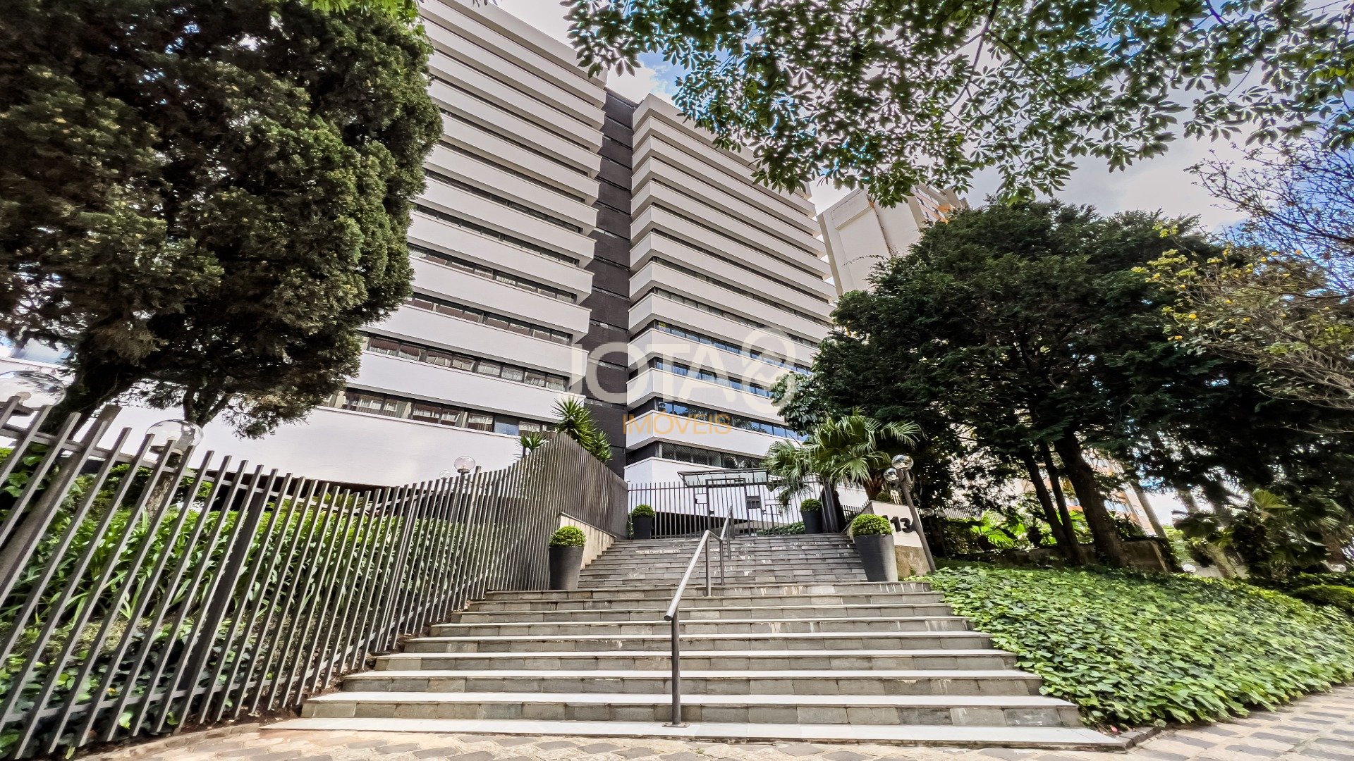 APARTAMENTO 3 QUARTOS NO BIGORRILHO