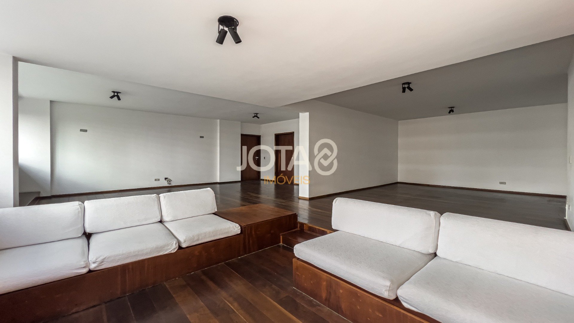 APARTAMENTO 3 QUARTOS NO BIGORRILHO