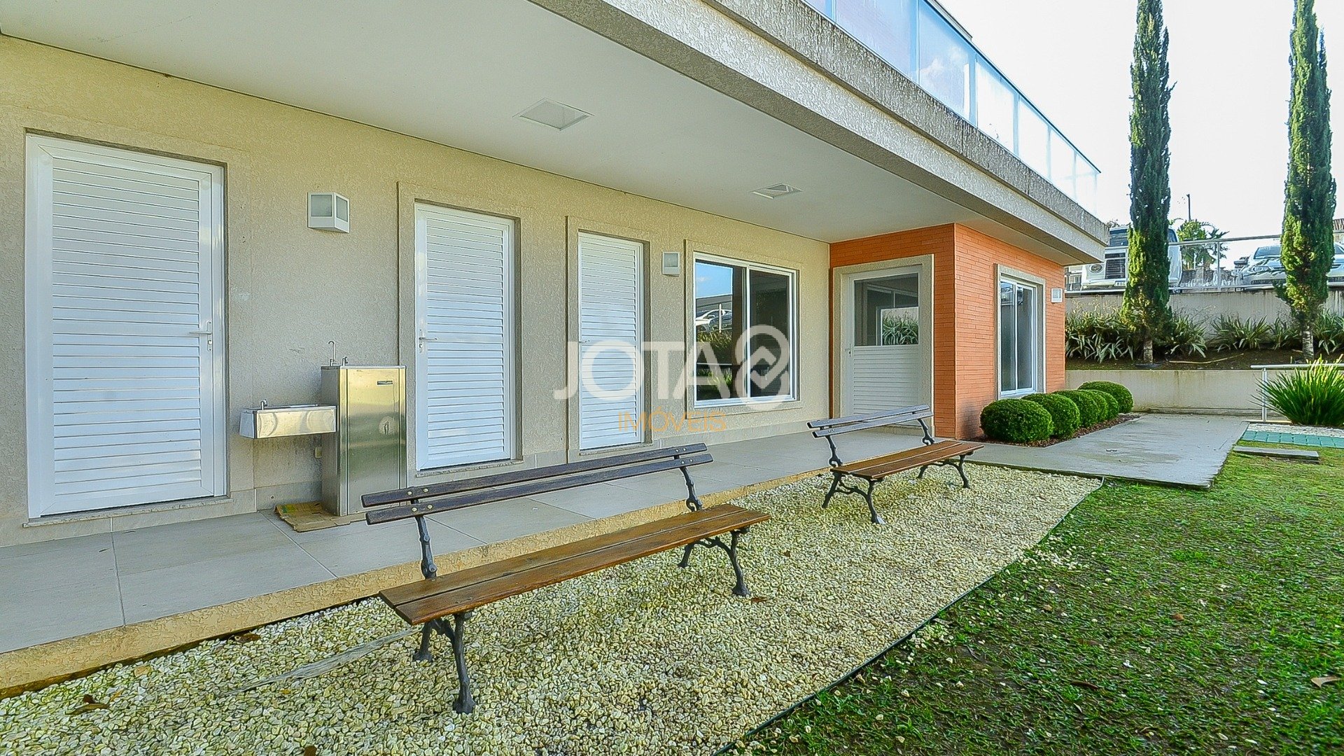 TERRENO EM CONDOMINIO FECHADO NO CAMPO COMPRIDO