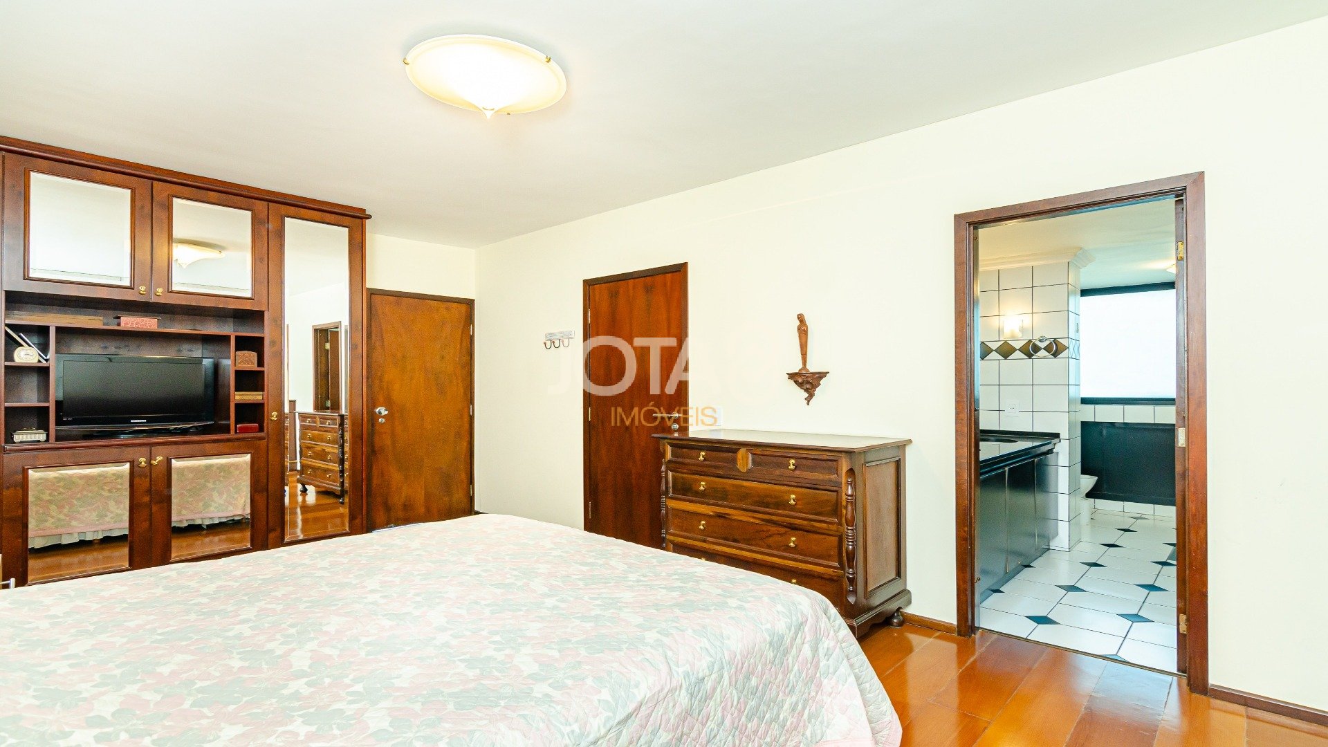 OPORTUNIDADE !  APARTAMENTO COM 218M² NO BIGORRILHO