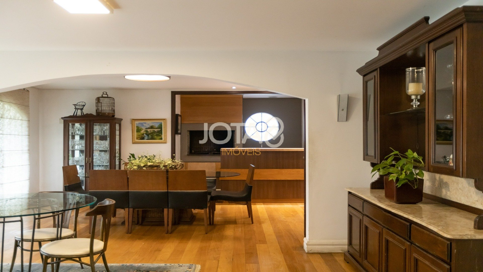 CASA COM 4 DORMITÓRIOS NO JARDIM SCHAFFER