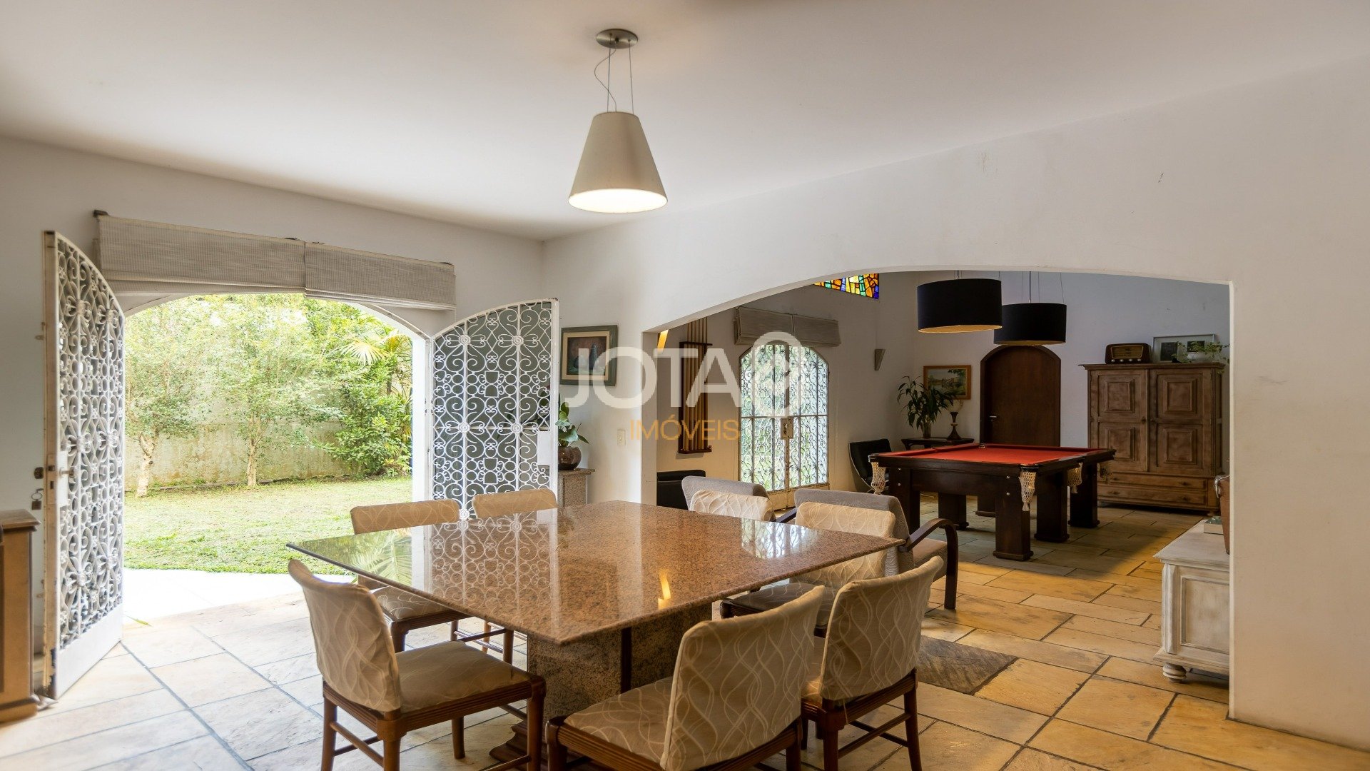 CASA COM 4 DORMITÓRIOS NO JARDIM SCHAFFER