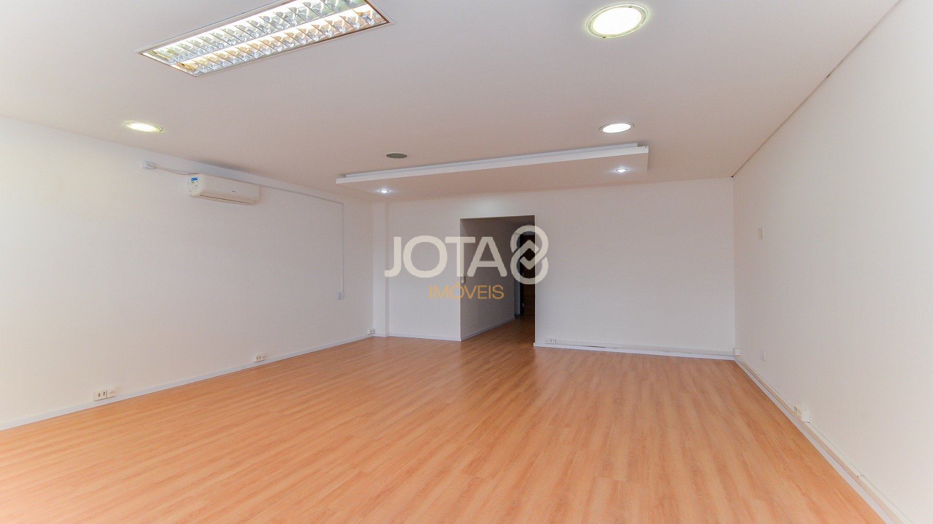CONJUNTO COMERCIAL EM ÓTIMA LOCALIZAÇÃO