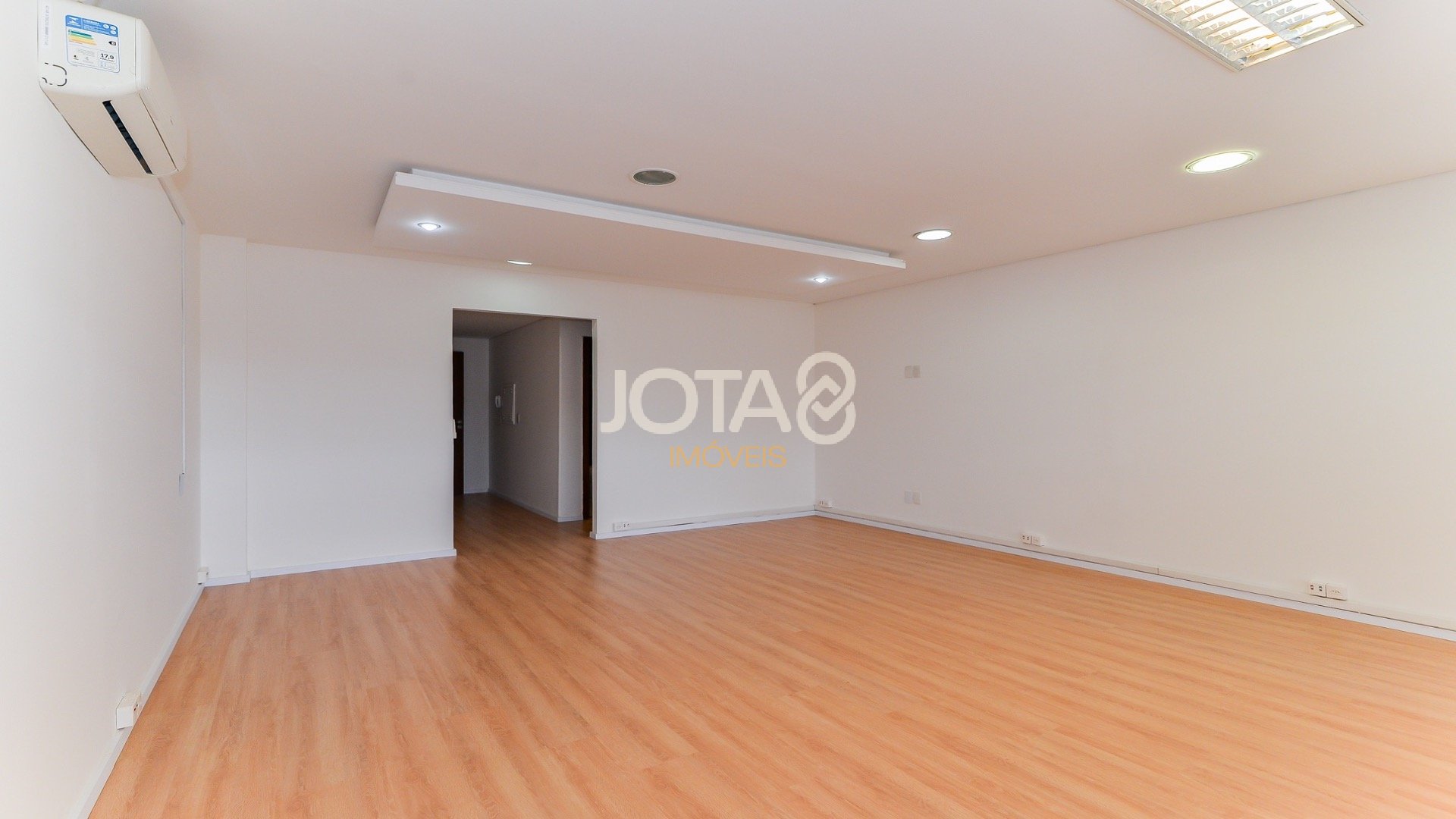 CONJUNTO COMERCIAL EM ÓTIMA LOCALIZAÇÃO