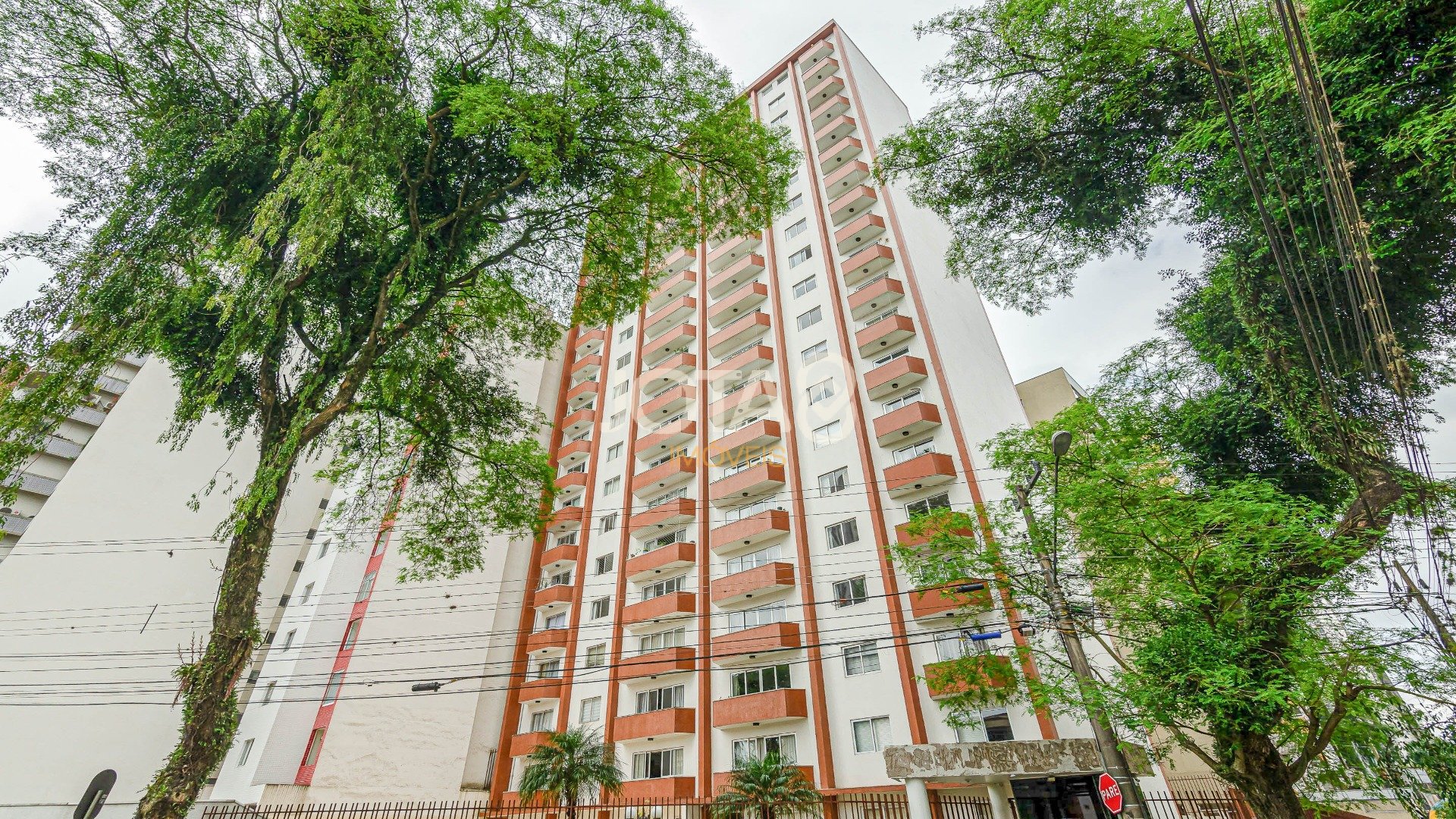 APARTAMENTO 3 DORMITÓRIOS LOCALIZAÇÃO NOBRE NO BATEL