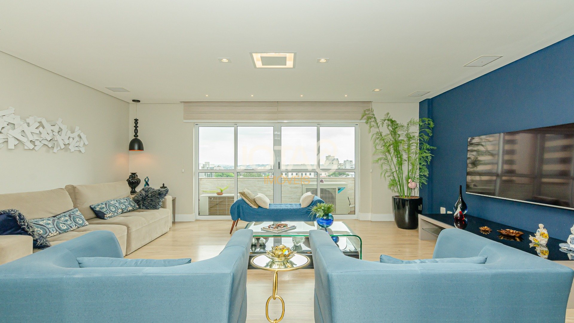 Foto de destaque Apartamento 3 dormitórios localização nobre no batel