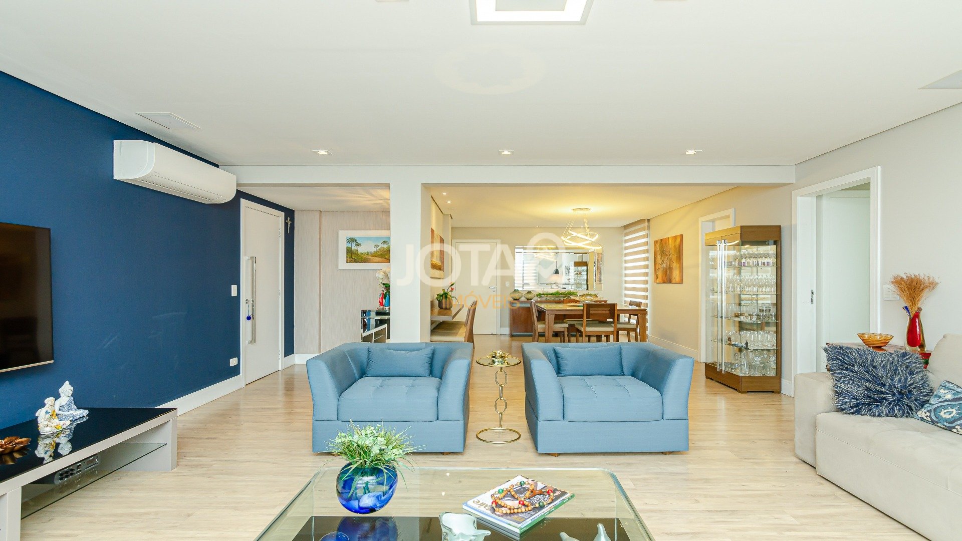 APARTAMENTO 3 DORMITÓRIOS LOCALIZAÇÃO NOBRE NO BATEL