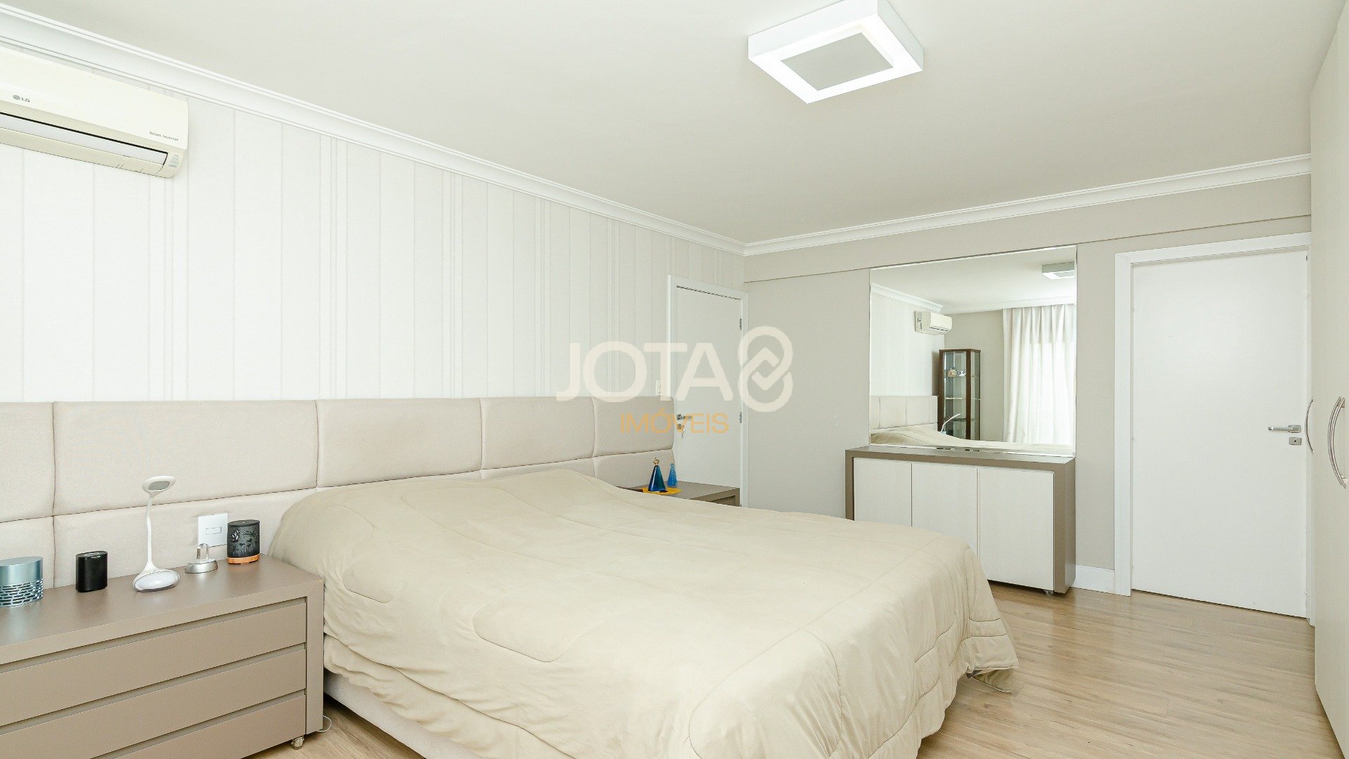 APARTAMENTO 3 DORMITÓRIOS LOCALIZAÇÃO NOBRE NO BATEL