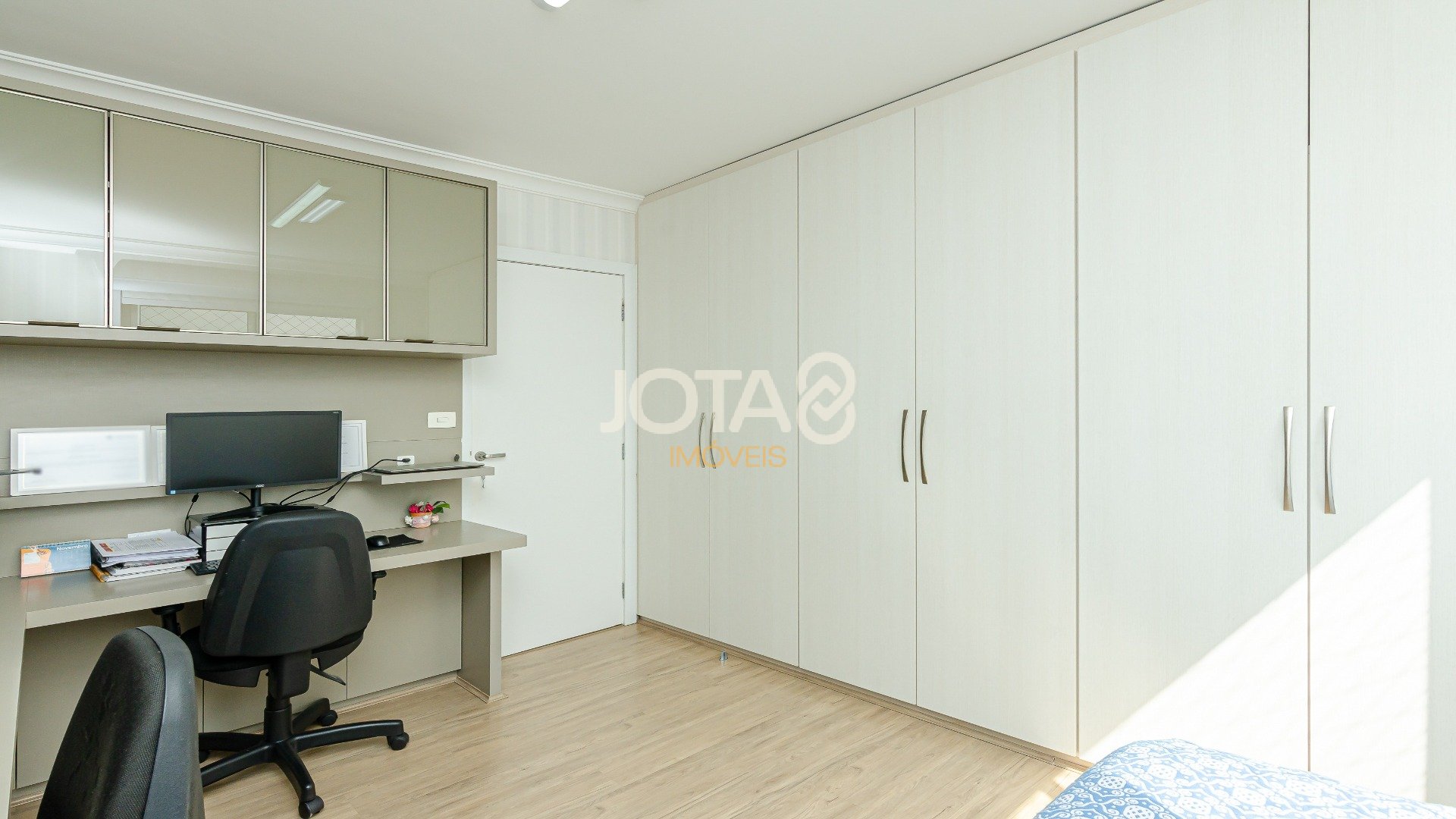 APARTAMENTO 3 DORMITÓRIOS LOCALIZAÇÃO NOBRE NO BATEL