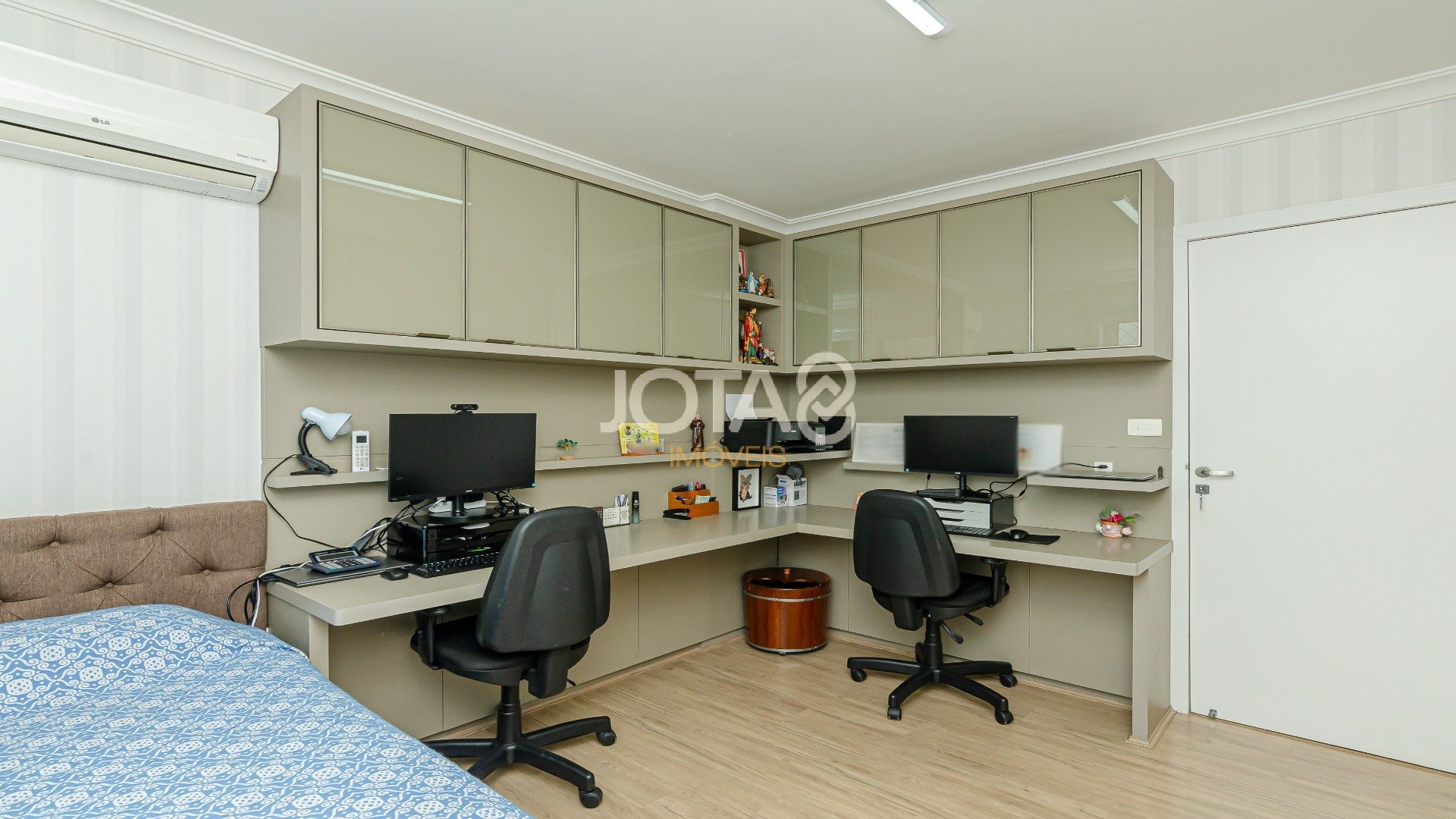 APARTAMENTO 3 DORMITÓRIOS LOCALIZAÇÃO NOBRE NO BATEL