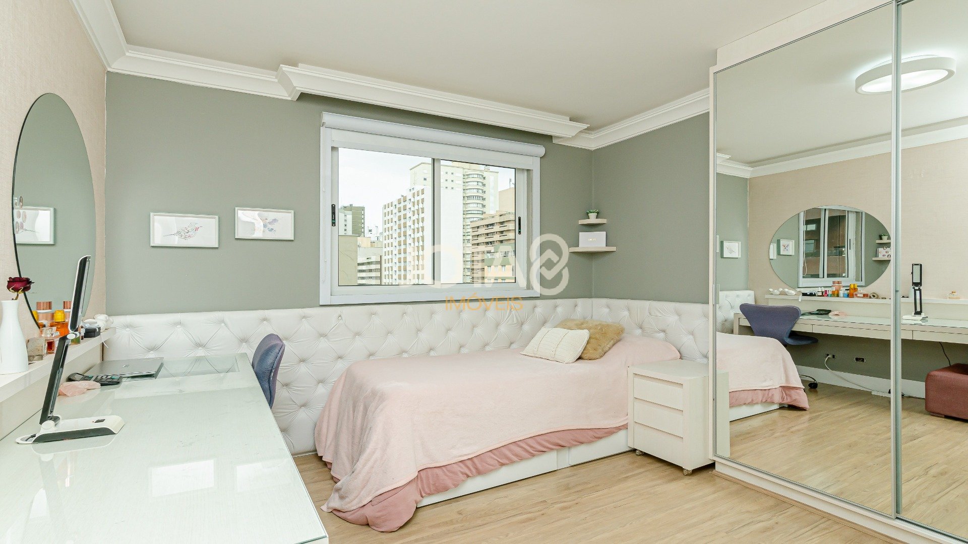 APARTAMENTO 3 DORMITÓRIOS LOCALIZAÇÃO NOBRE NO BATEL