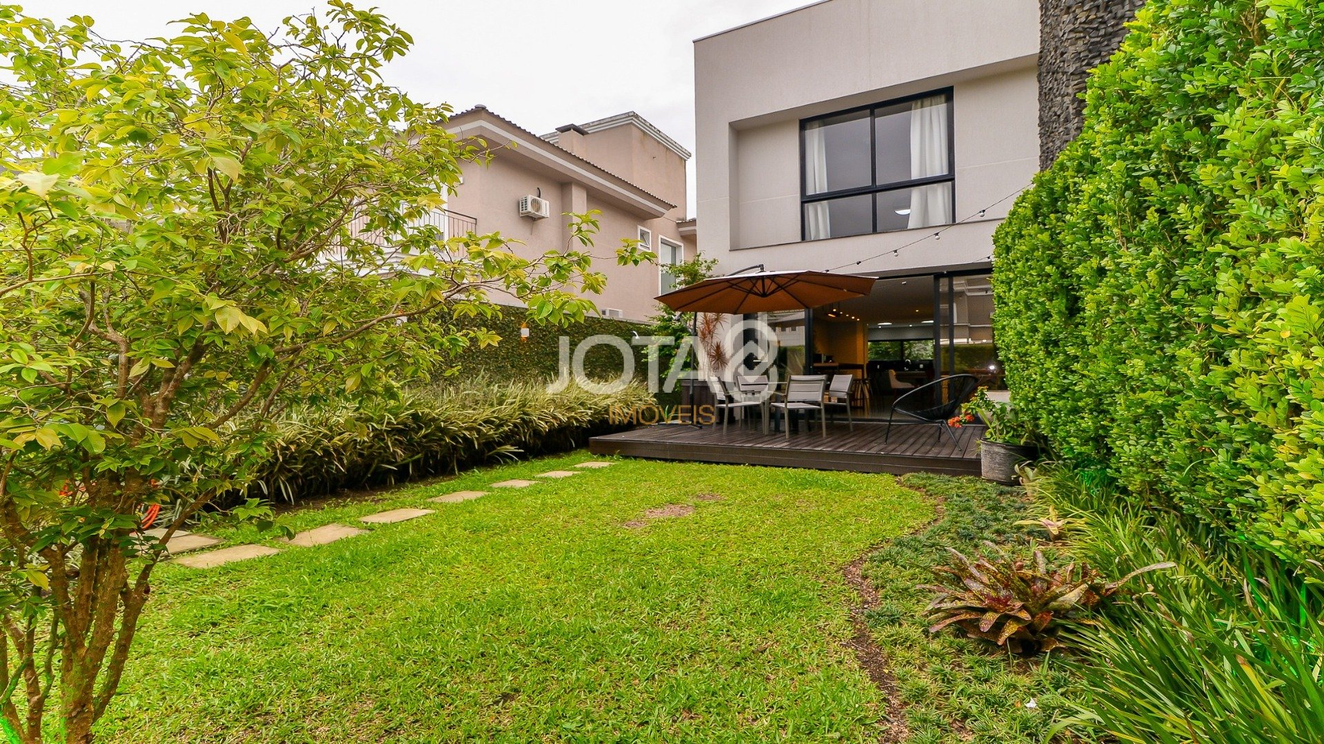 CASA MARAVILHOSA NO MELHOR DO ECOVILLE!