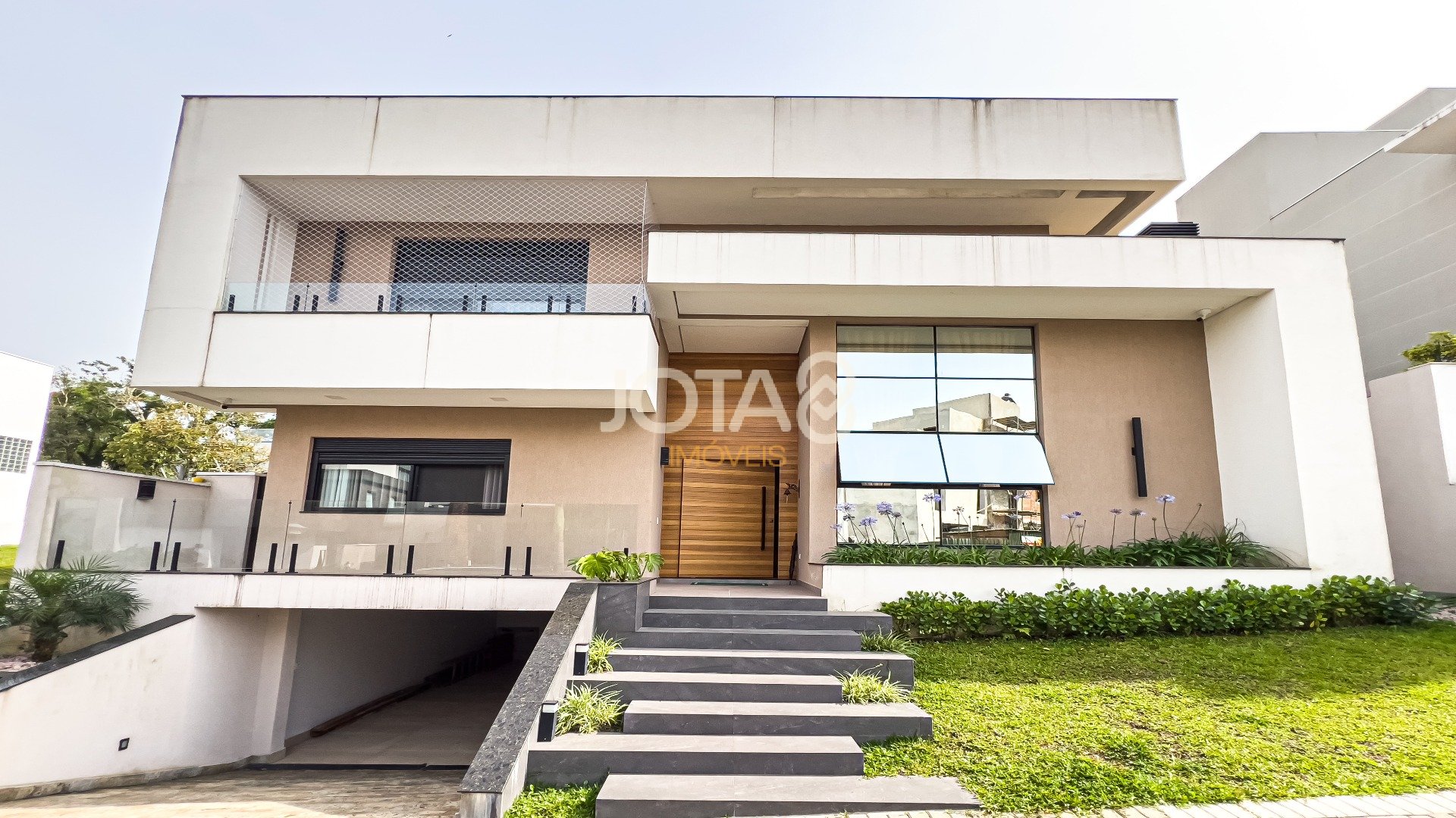 CASA NOVA EM CONDOMÍNIO COM 5 SUÍTES  EM SANTA FELICIDADE