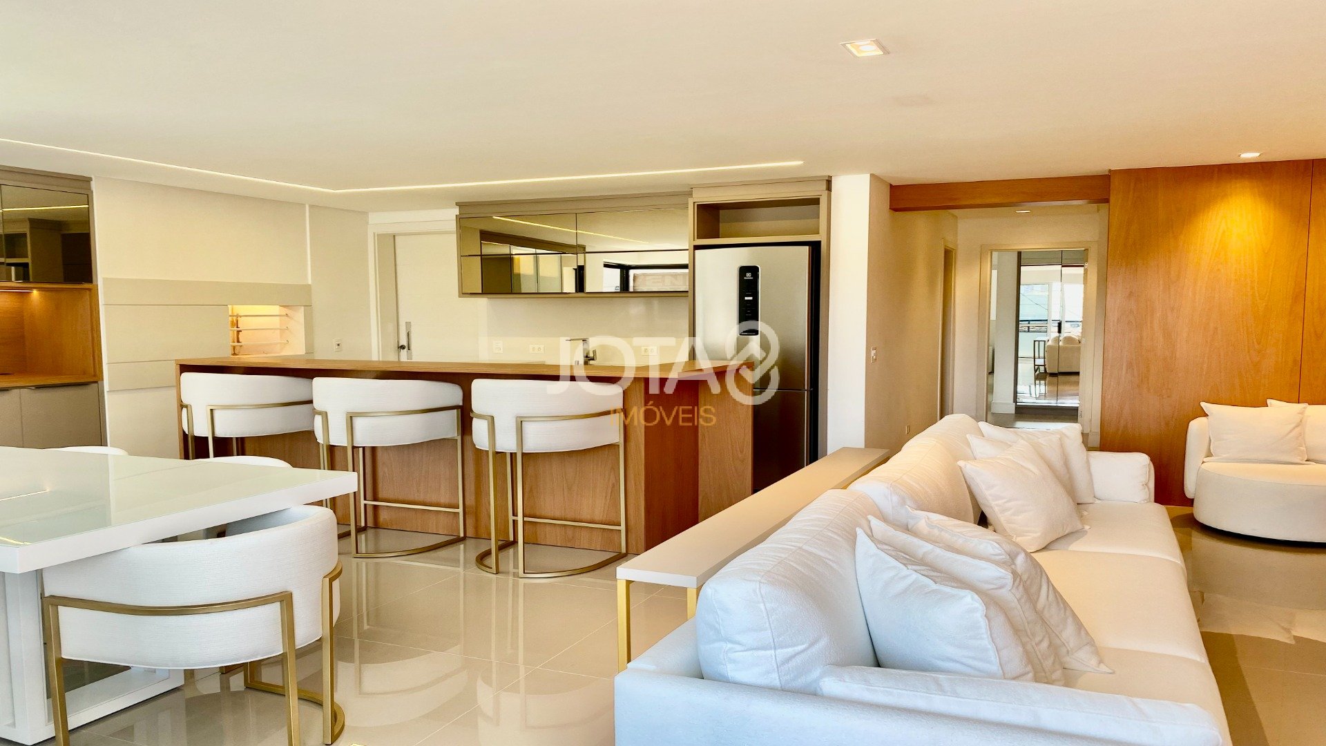 LINDO APARTAMENTO MOBILIADO COM 3 QUARTOS NO VILA IZABEL