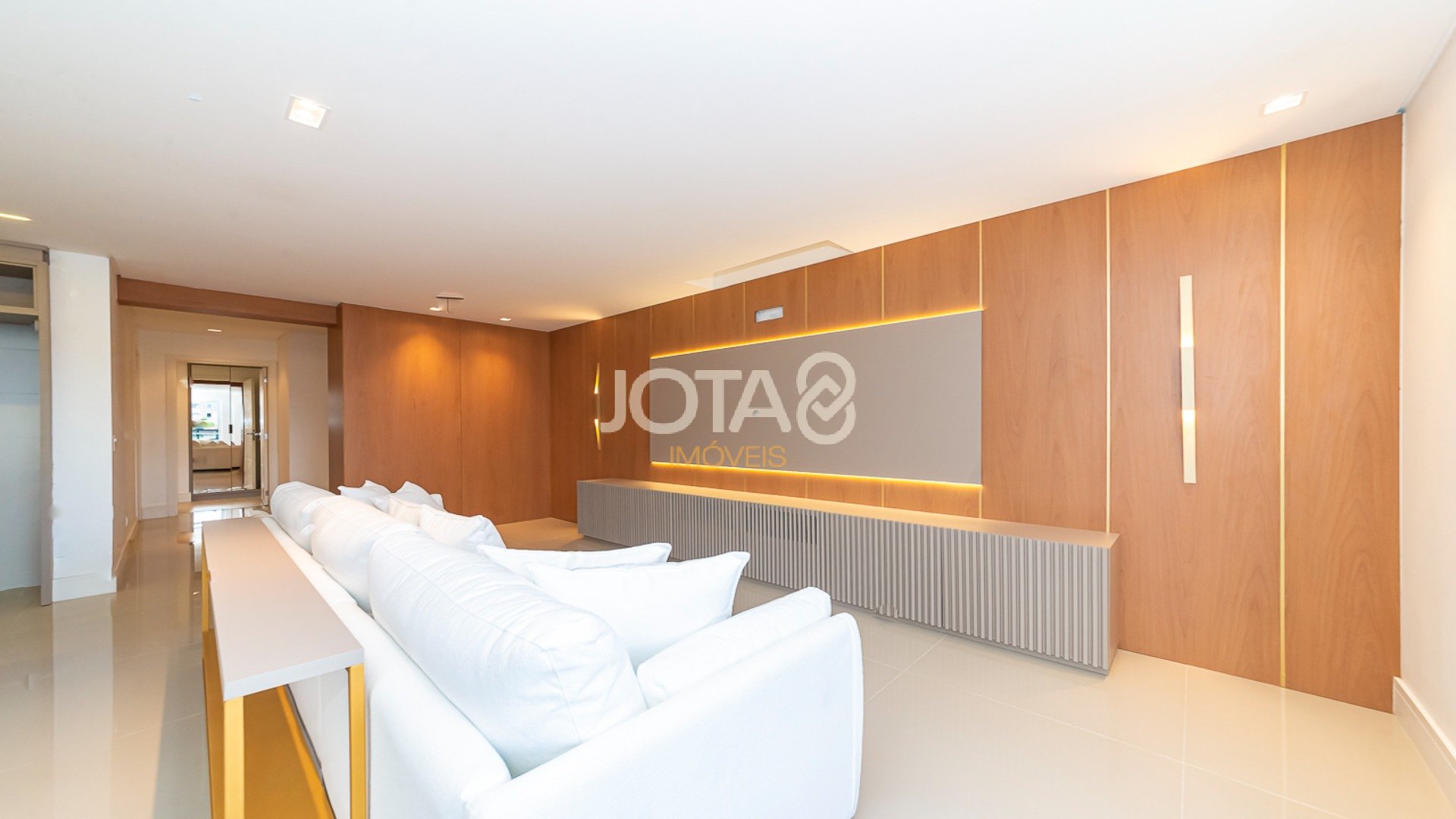LINDO APARTAMENTO MOBILIADO COM 3 QUARTOS NO VILA IZABEL