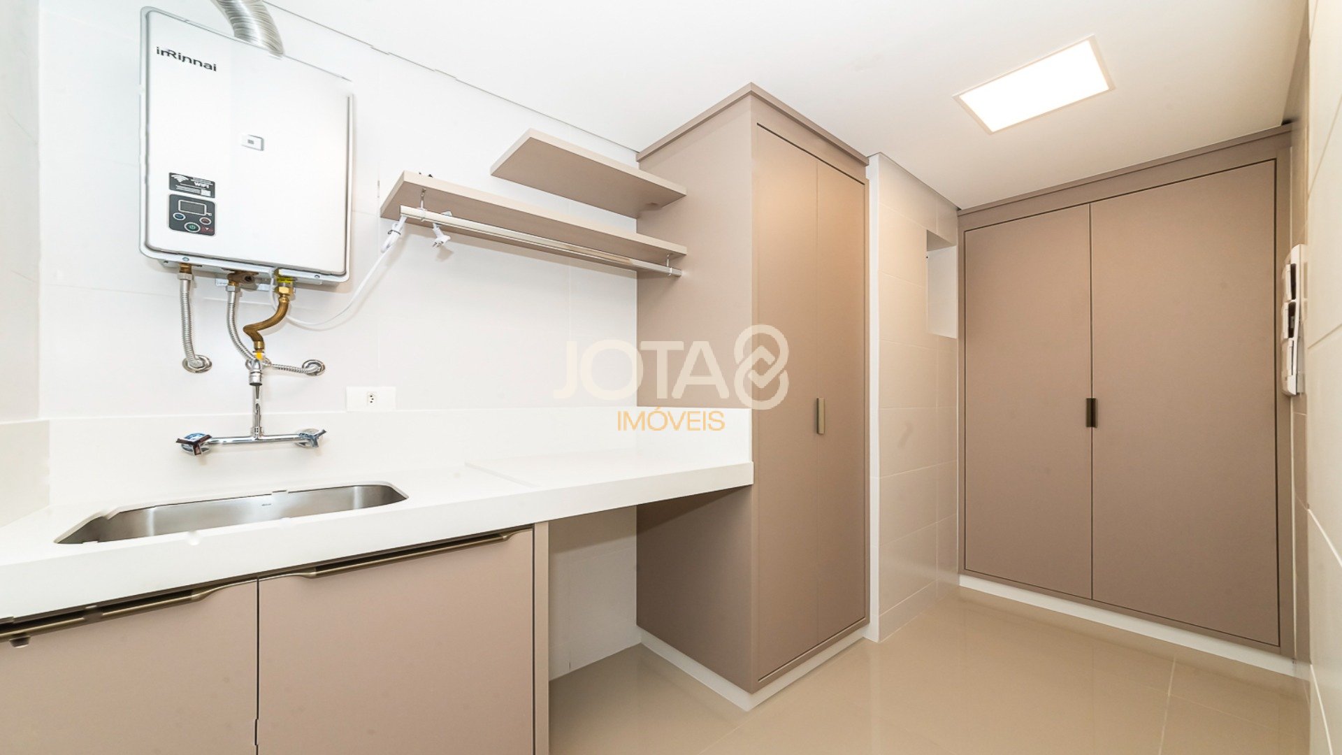 LINDO APARTAMENTO MOBILIADO COM 3 QUARTOS NO VILA IZABEL