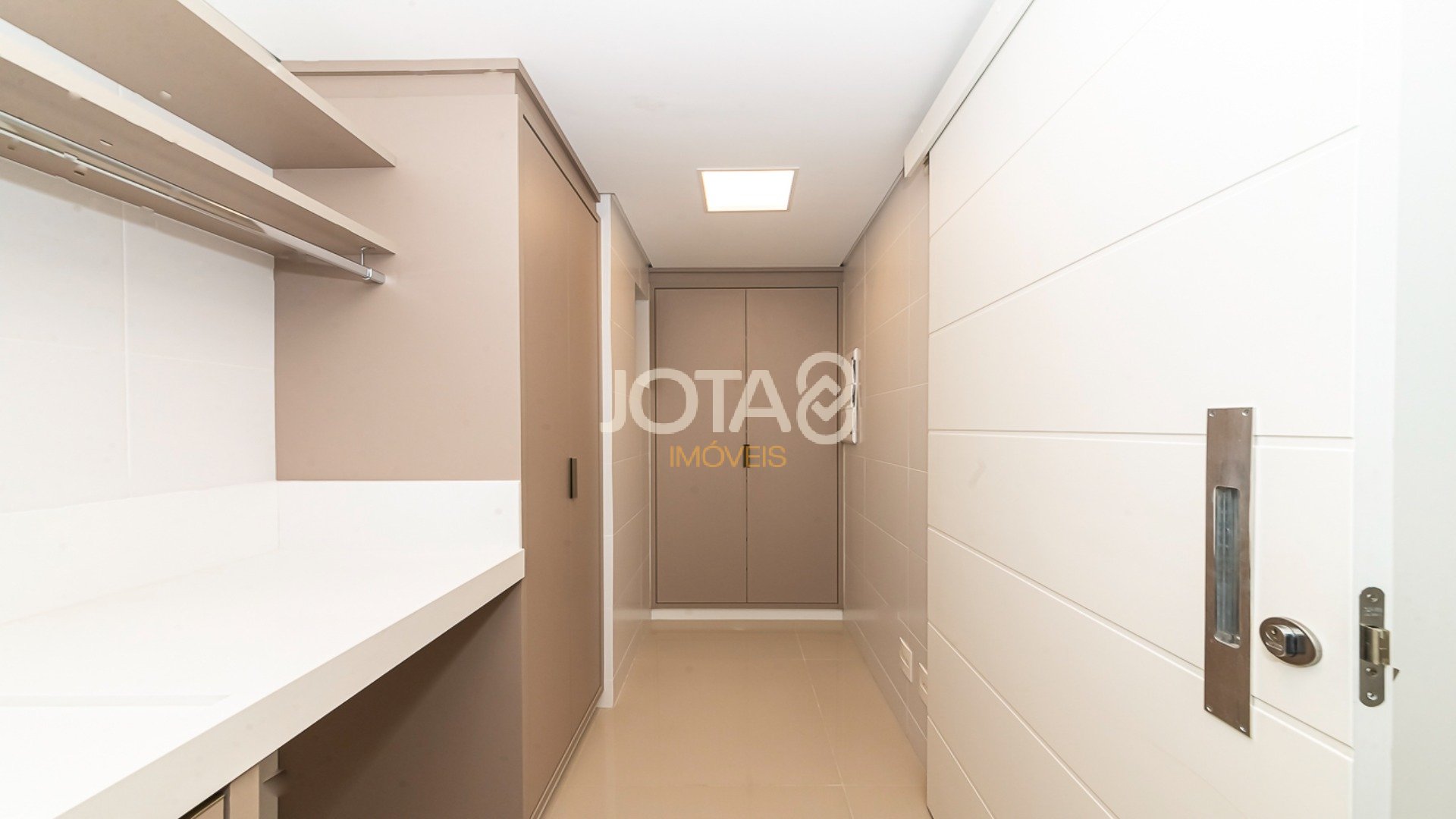 LINDO APARTAMENTO MOBILIADO COM 3 QUARTOS NO VILA IZABEL