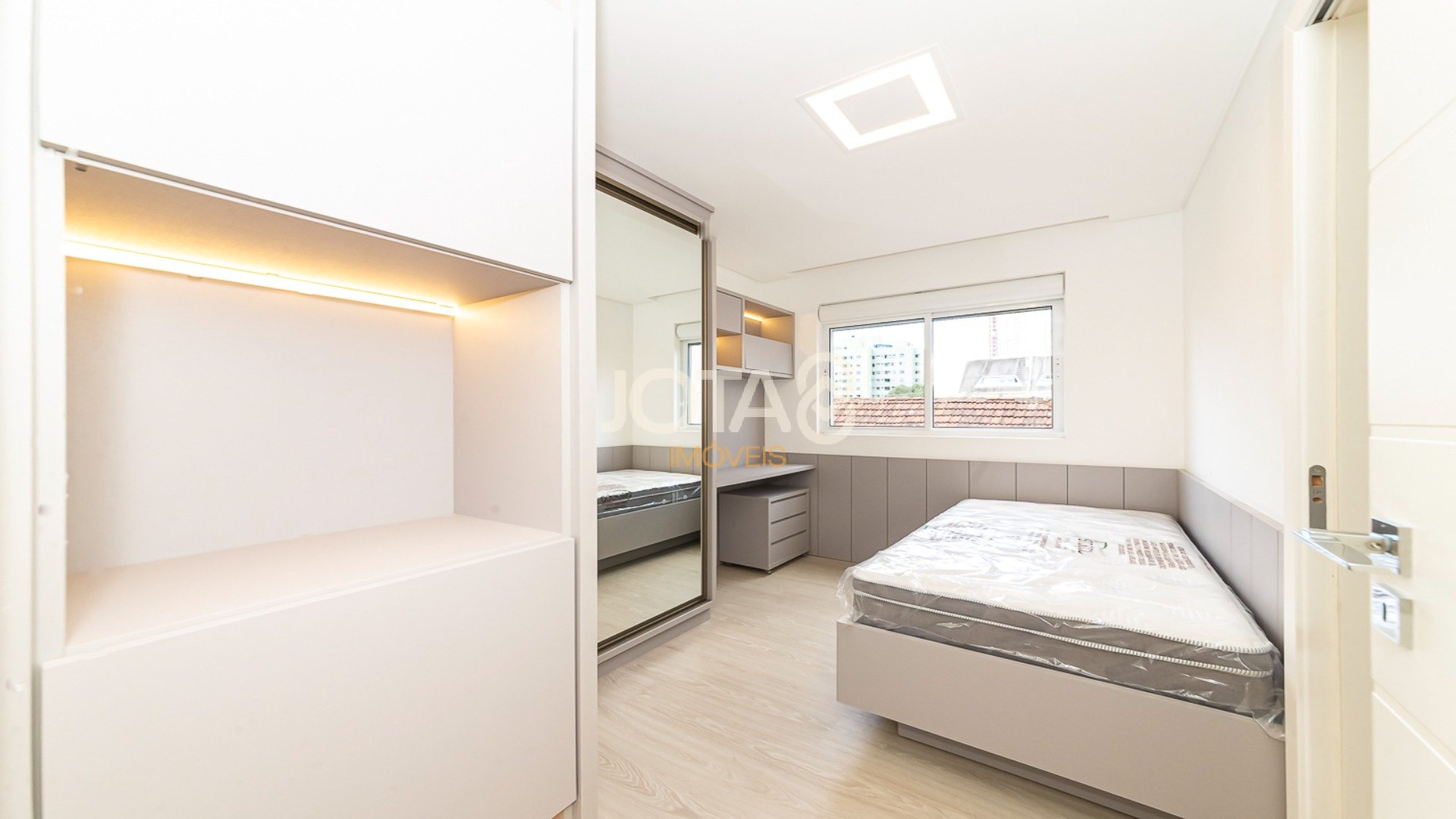 LINDO APARTAMENTO MOBILIADO COM 3 QUARTOS NO VILA IZABEL
