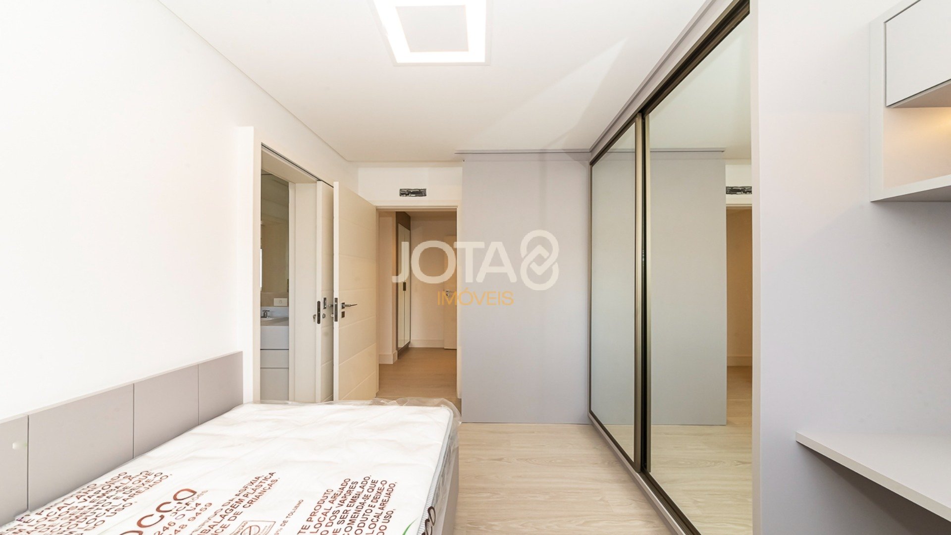 LINDO APARTAMENTO MOBILIADO COM 3 QUARTOS NO VILA IZABEL
