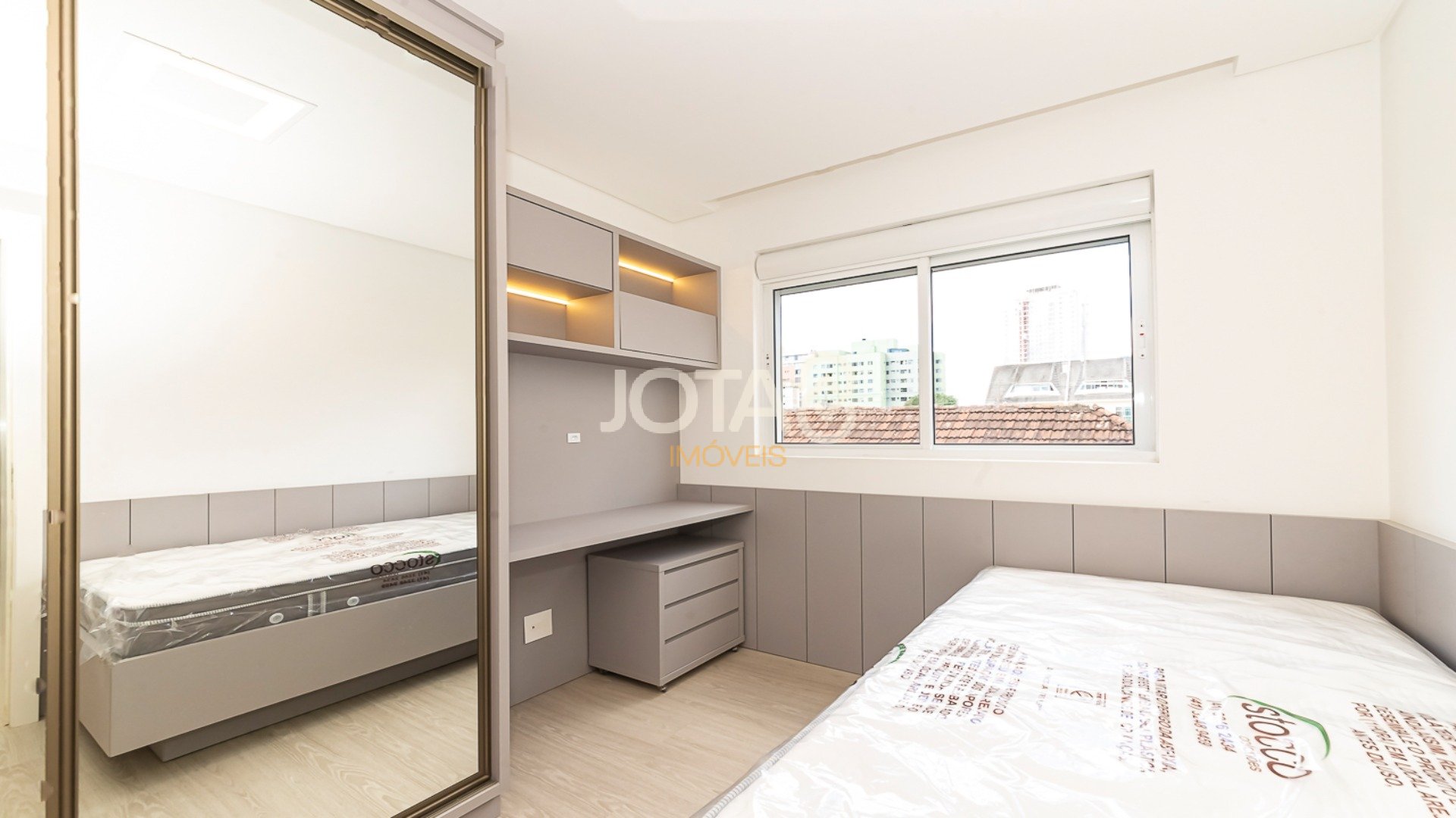 LINDO APARTAMENTO MOBILIADO COM 3 QUARTOS NO VILA IZABEL