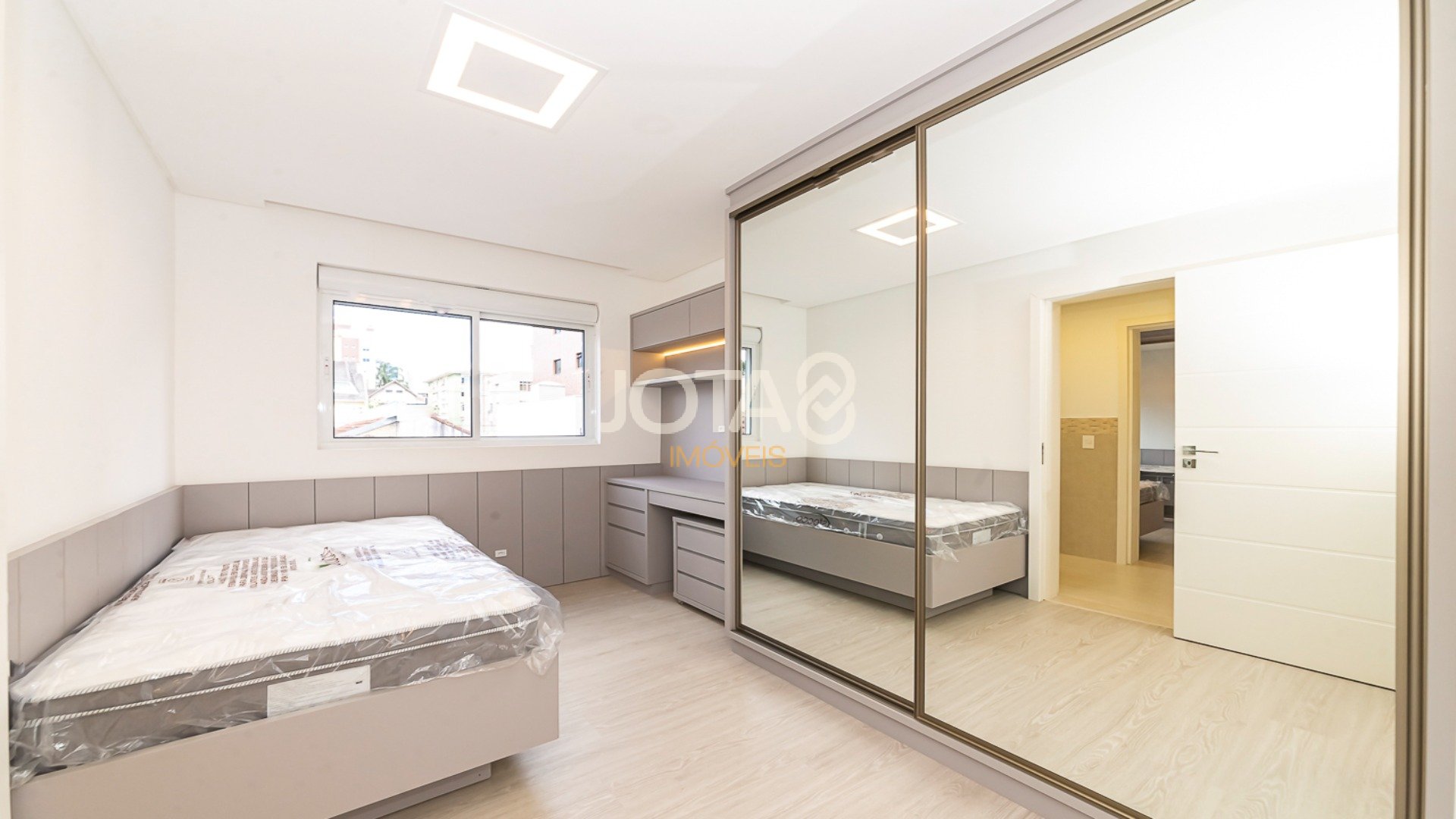 LINDO APARTAMENTO MOBILIADO COM 3 QUARTOS NO VILA IZABEL