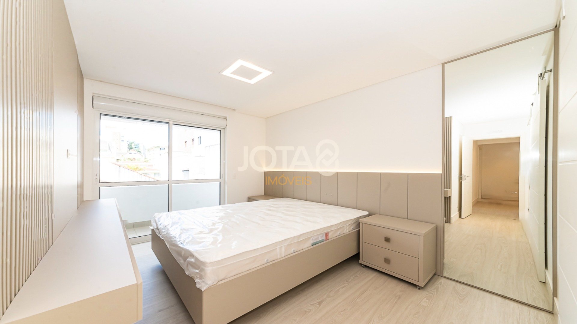 LINDO APARTAMENTO MOBILIADO COM 3 QUARTOS NO VILA IZABEL