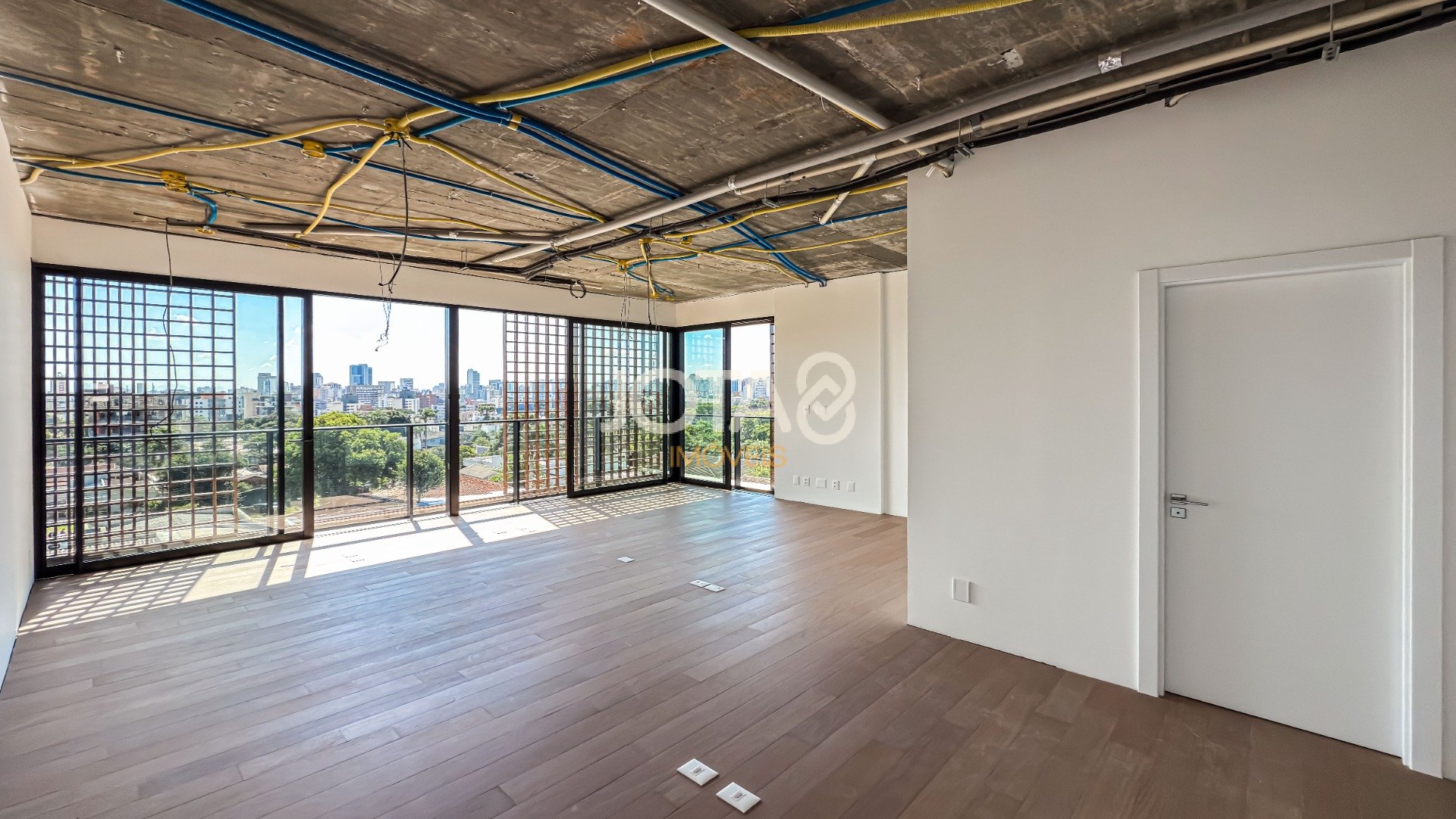 APARTAMENTO 03 SUÍTES AMPIO -  PRONTO PRA MORAR