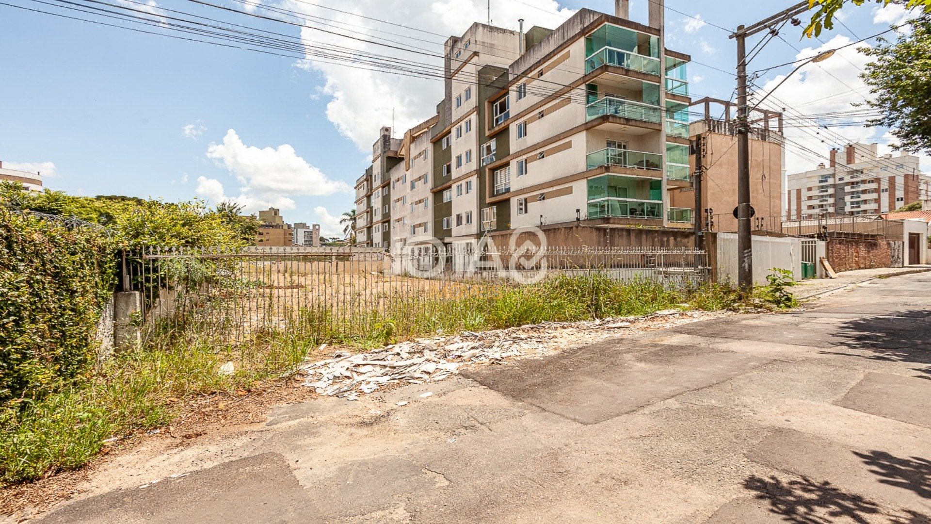 TERRENO PARA LOCAÇÃO EM ÓTIMA LOCALIZAÇÃO - J8