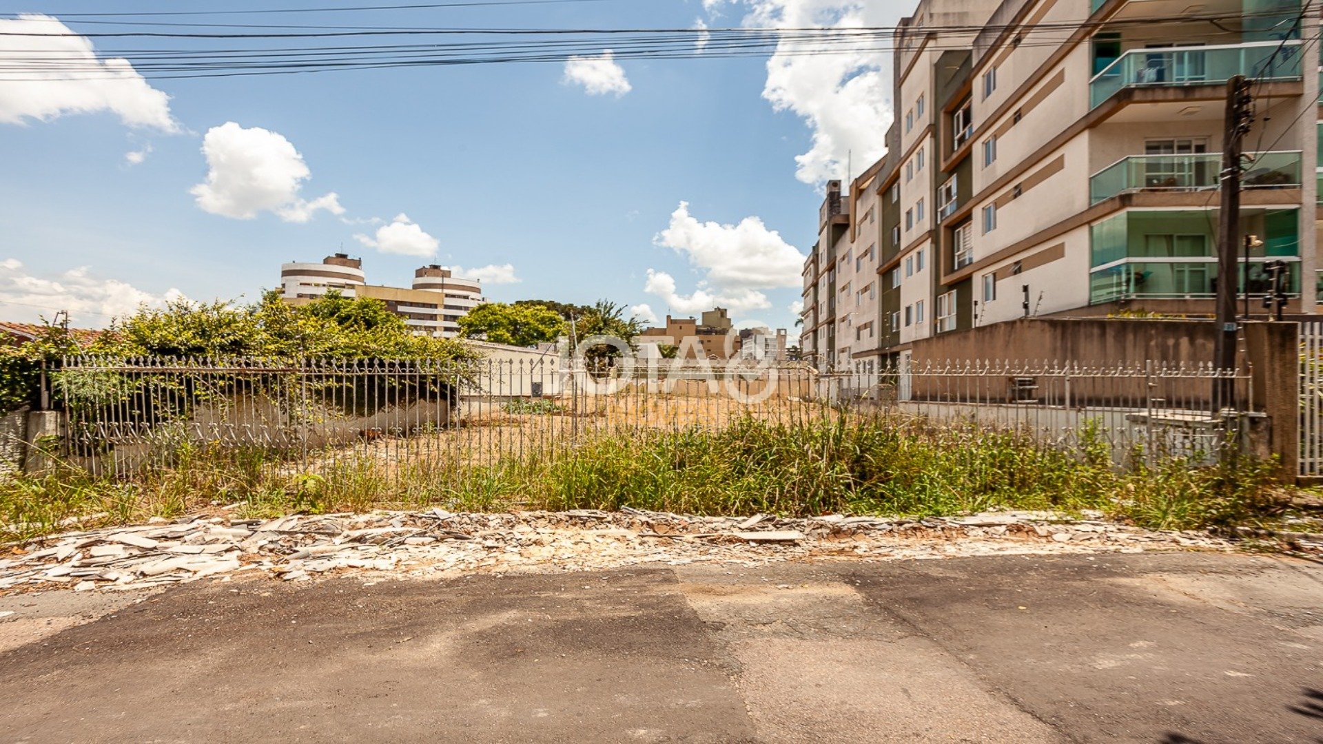 TERRENO PARA LOCAÇÃO EM ÓTIMA LOCALIZAÇÃO - J8