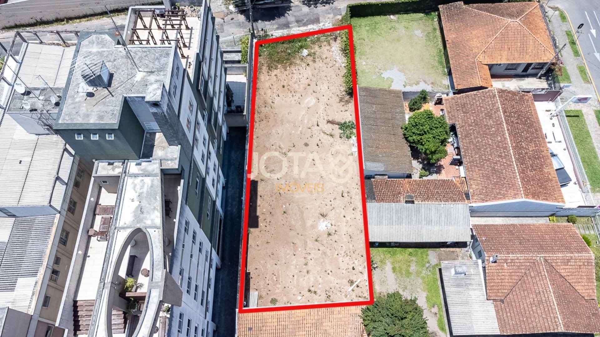 TERRENO PARA LOCAÇÃO EM ÓTIMA LOCALIZAÇÃO - J8